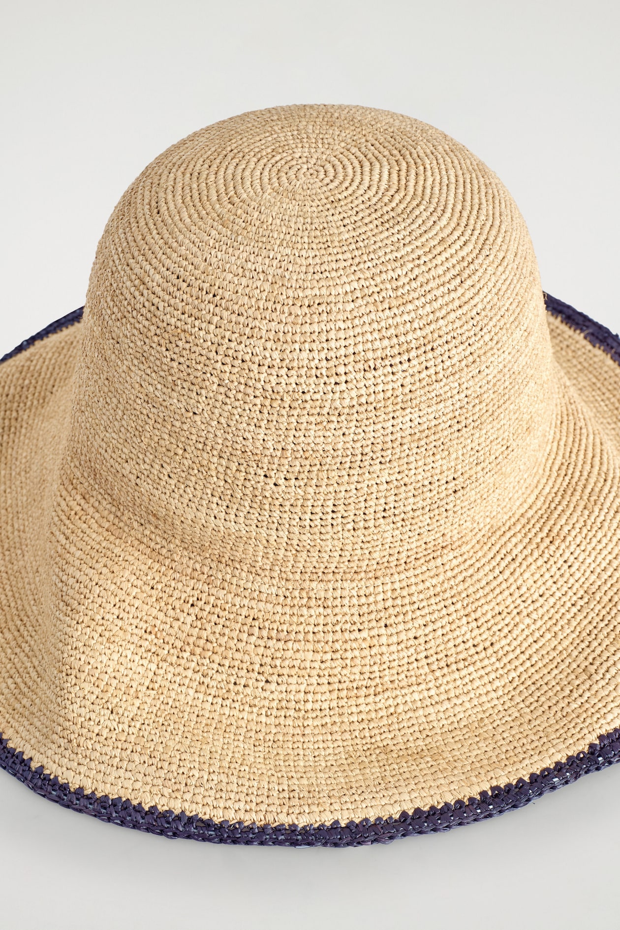 CONTRAST-TRIM RAFFIA HAT — NATURAL / BROWN