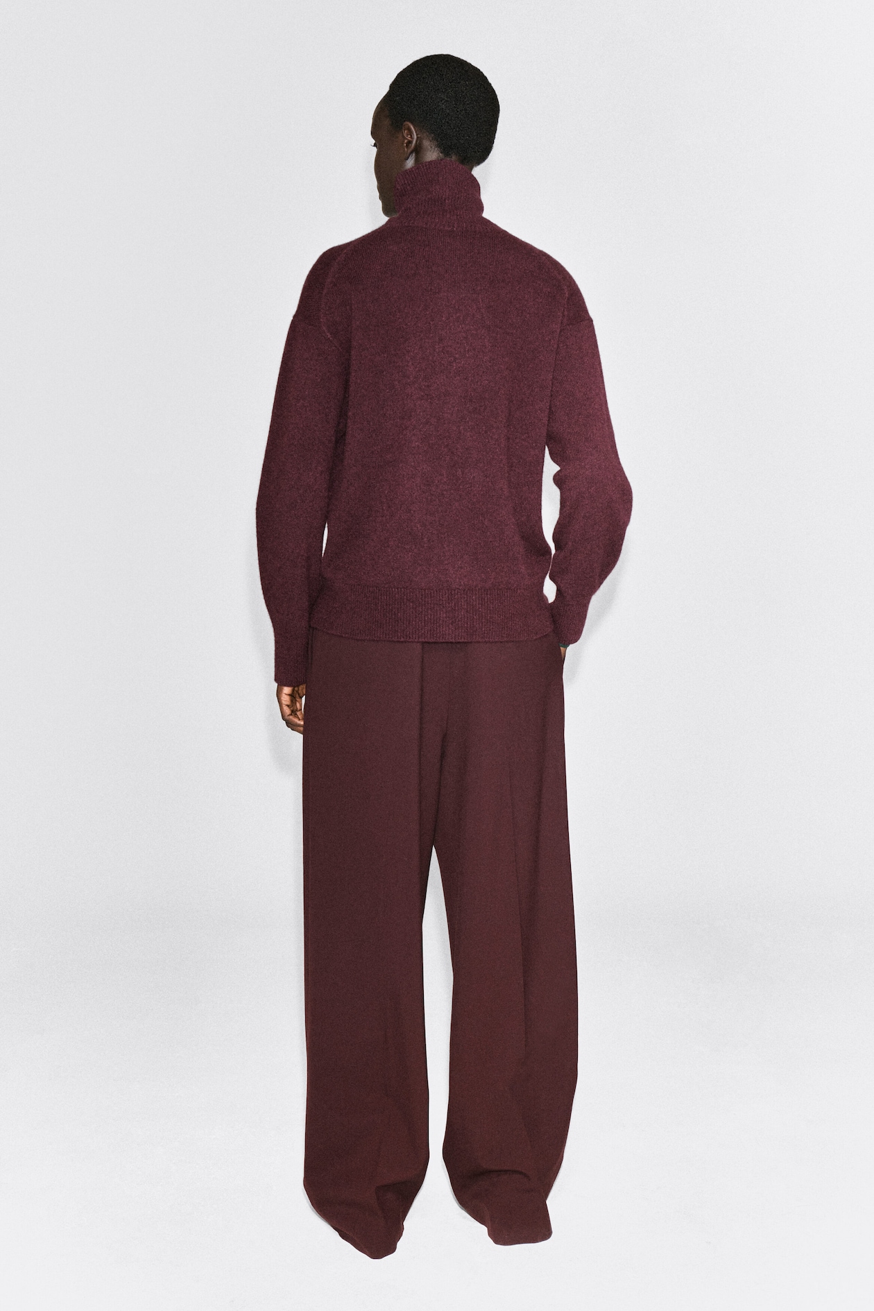 SCULPTED PURE CASHMERE MOCK-NECK CARDIGAN — BURGUNDY MÉLANGE