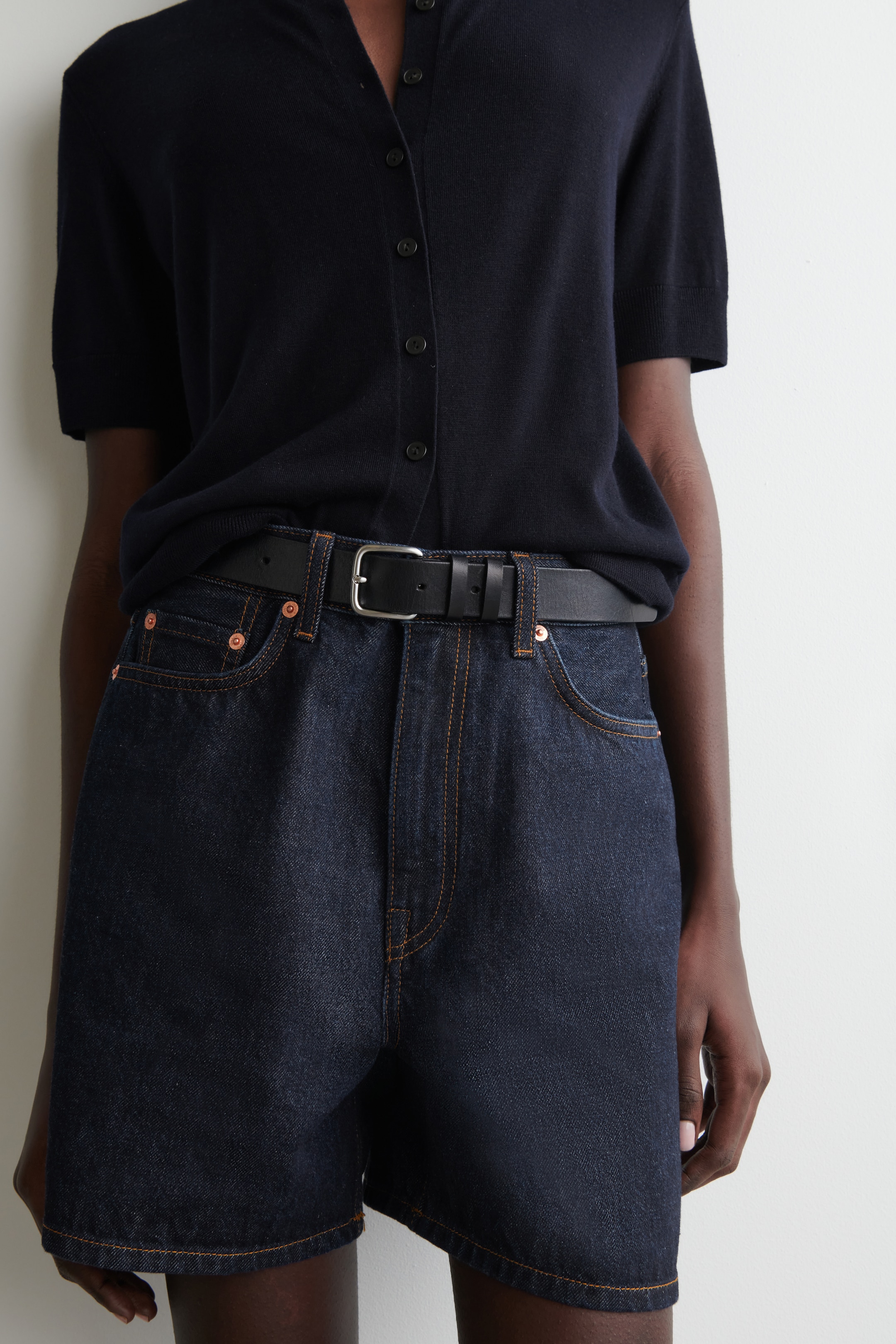 Grösseres Bild ansehen: JEANSSHORTS MIT HOHEM BUND - INDIGOBLAU - DAMEN | H&M CH 5