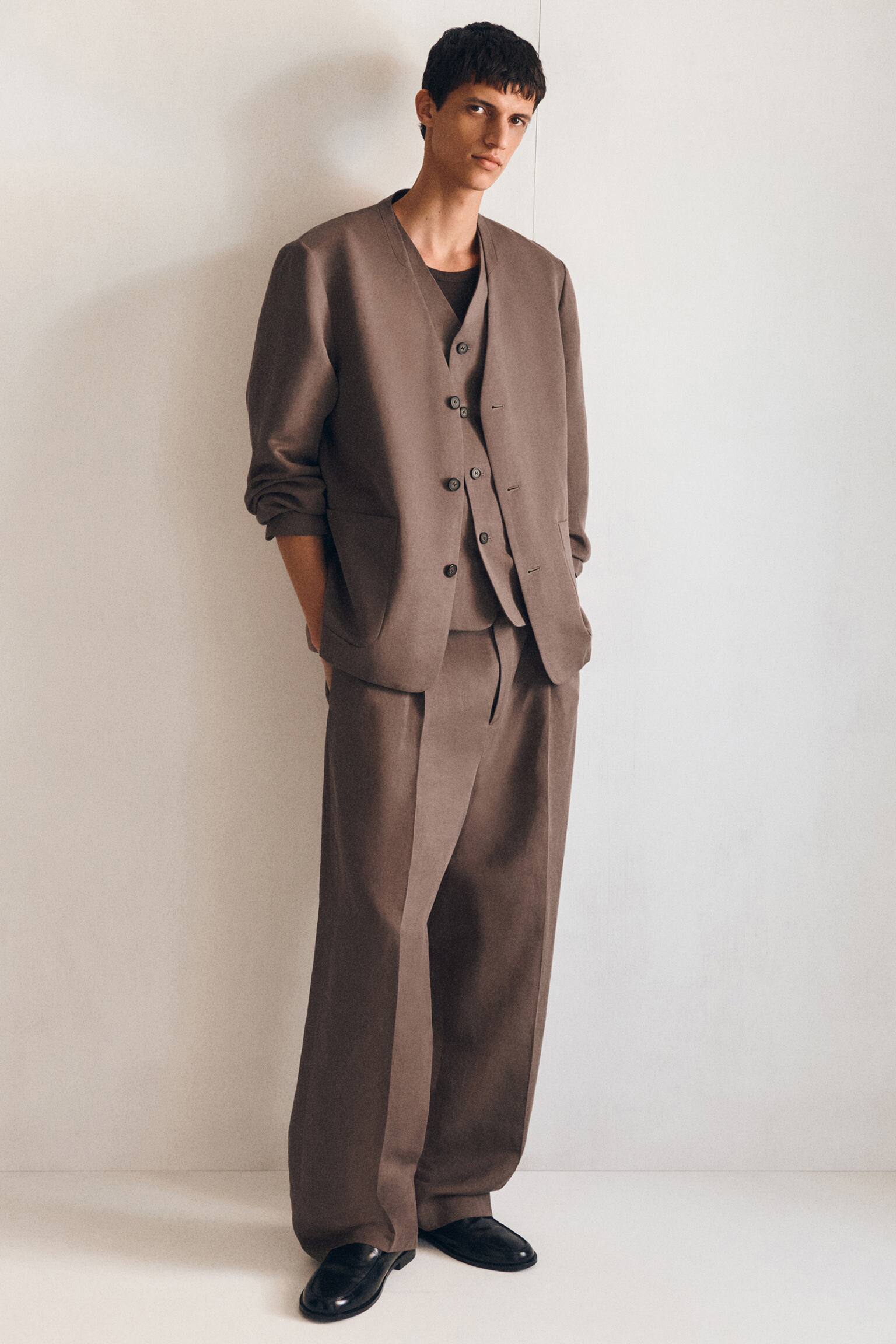 KRAGENLOSER BLAZER AUS LEINEN-MIX - BRAUN - 3