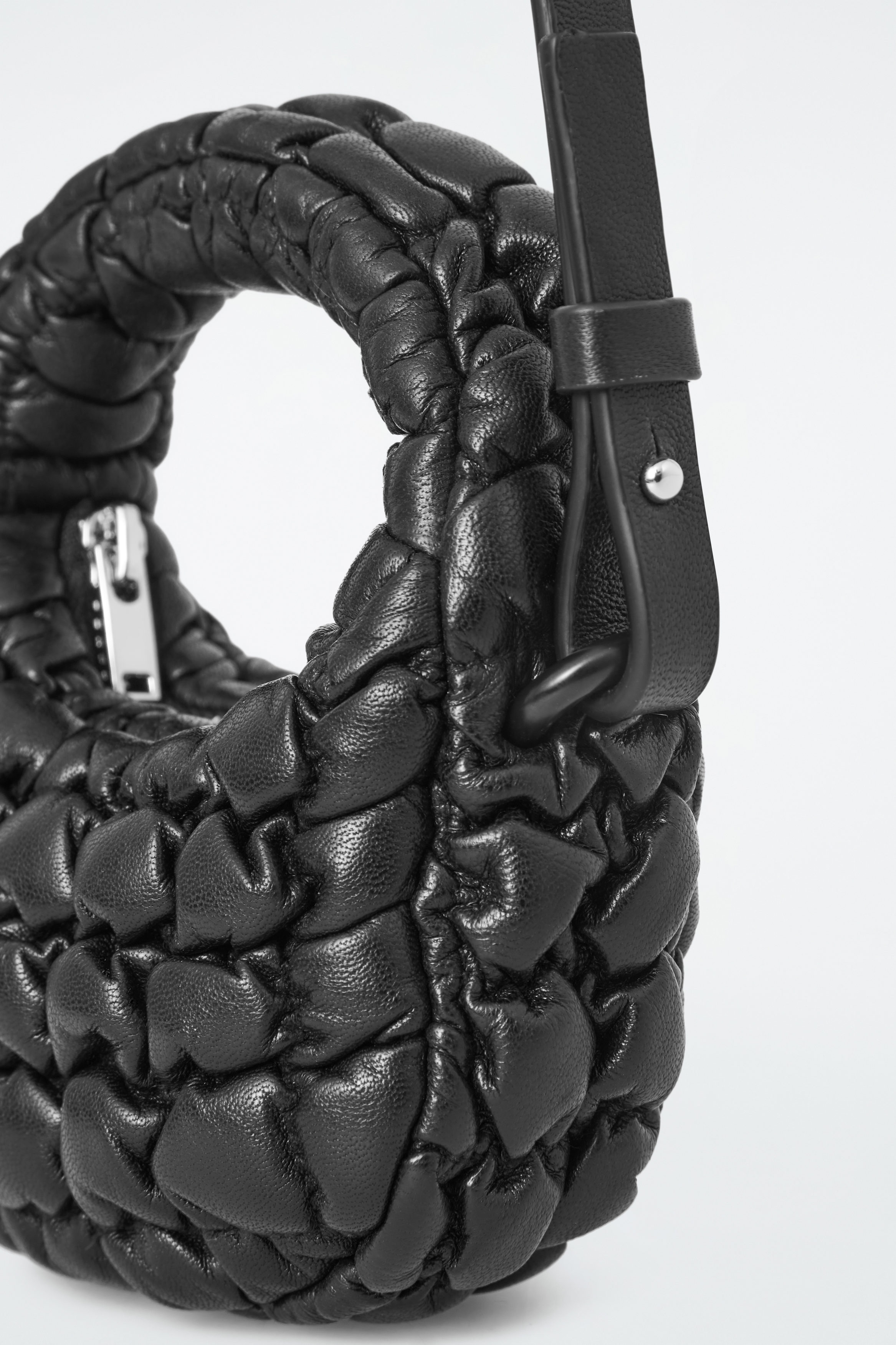 【COS】◆大人気◆QUILTED NANO CROSSBODY BAG◆2 COLOR◆ QUILTED NANO CROSSBODY BAG - LEATHER - BLACK