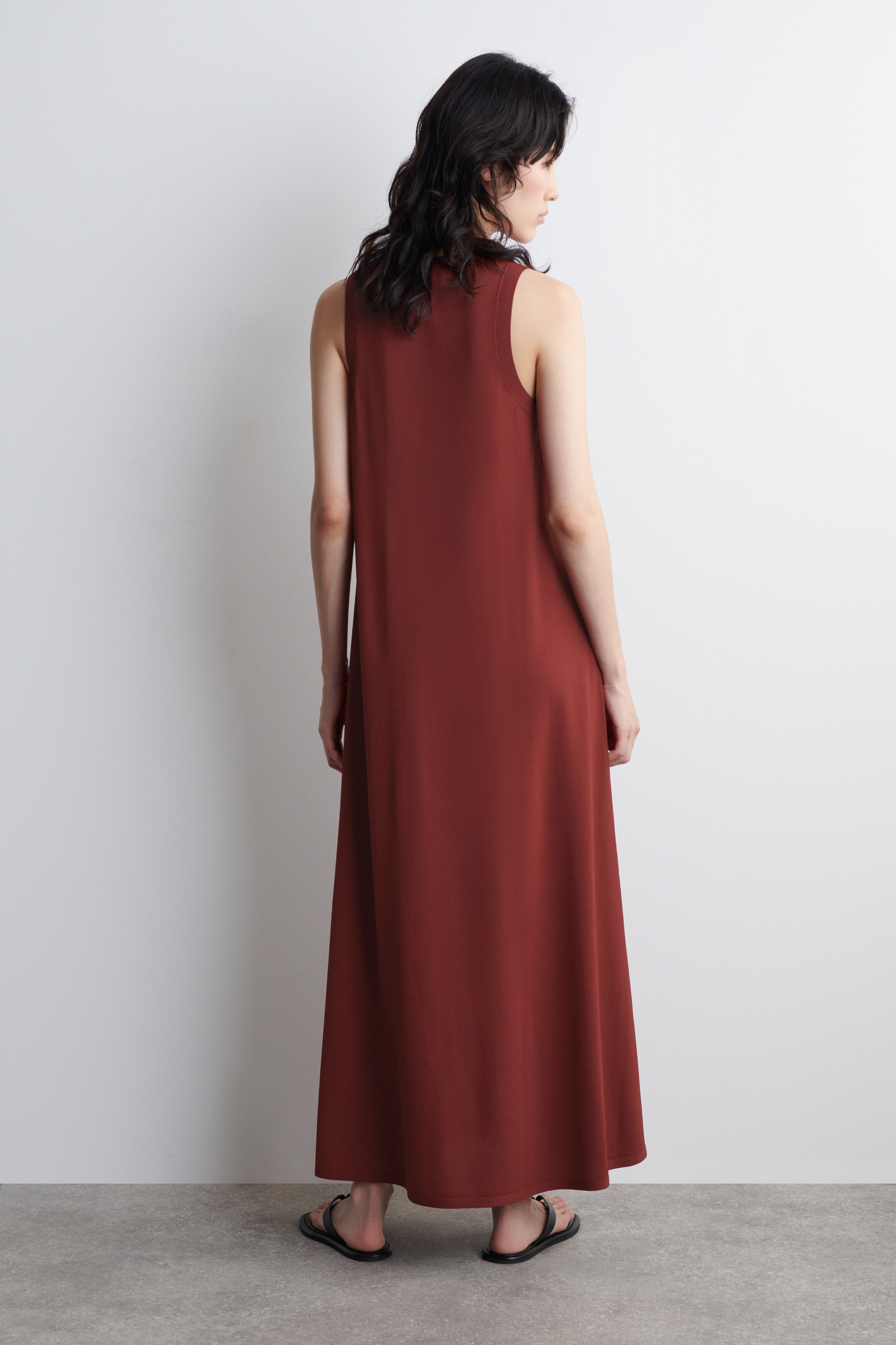 Ver imagem maior: VESTIDO MIDI DE MALHA SEM MANGAS - VERMELHO ESCURO - SENHORA | H&M PT 4