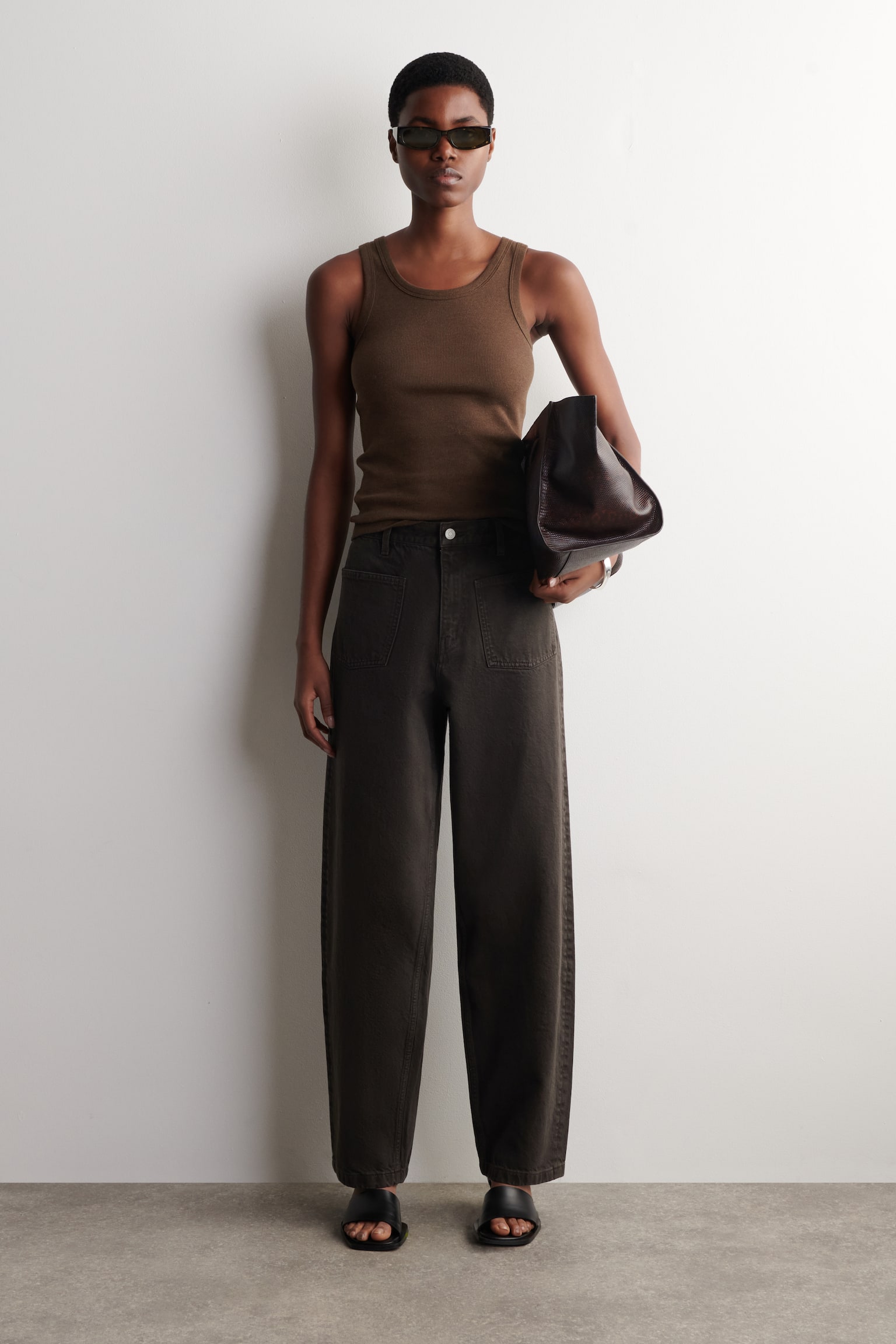 JEANS A GAMBA DRITTA CON TASCHE APPLICATE - MARRONE/GIALLO BURRO - 1