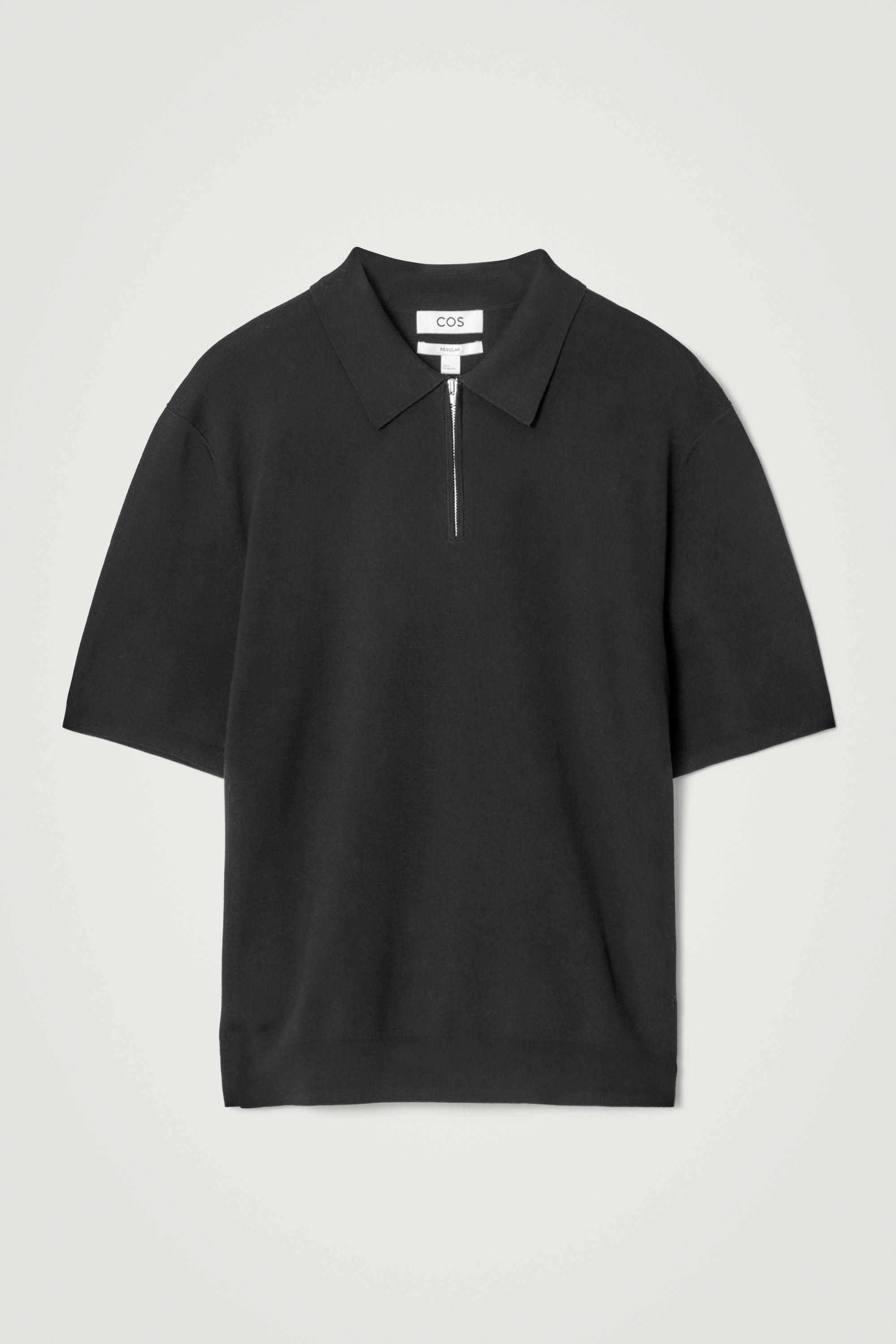 REGULAR KNITTED HALF-ZIP POLO SHIRT - BLACK | COS