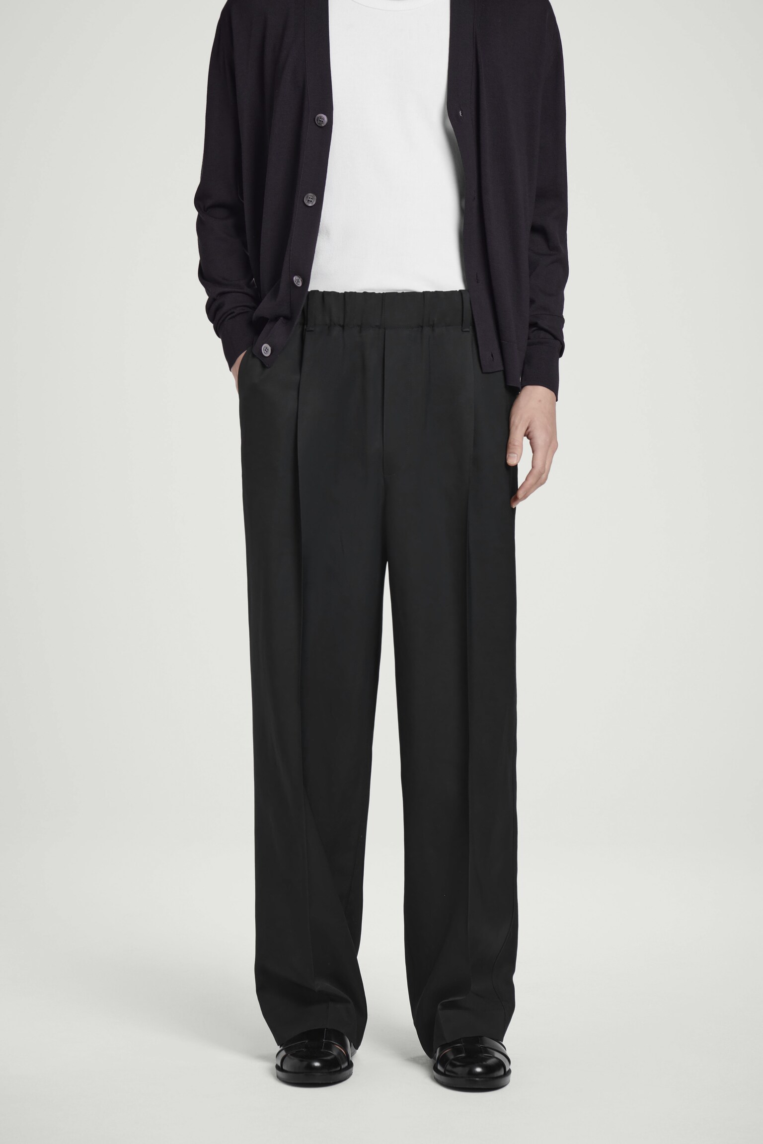 PANTALÓN DE SARGA DE LANA CON CINTURA ELÁSTICA - NEGRO - 6