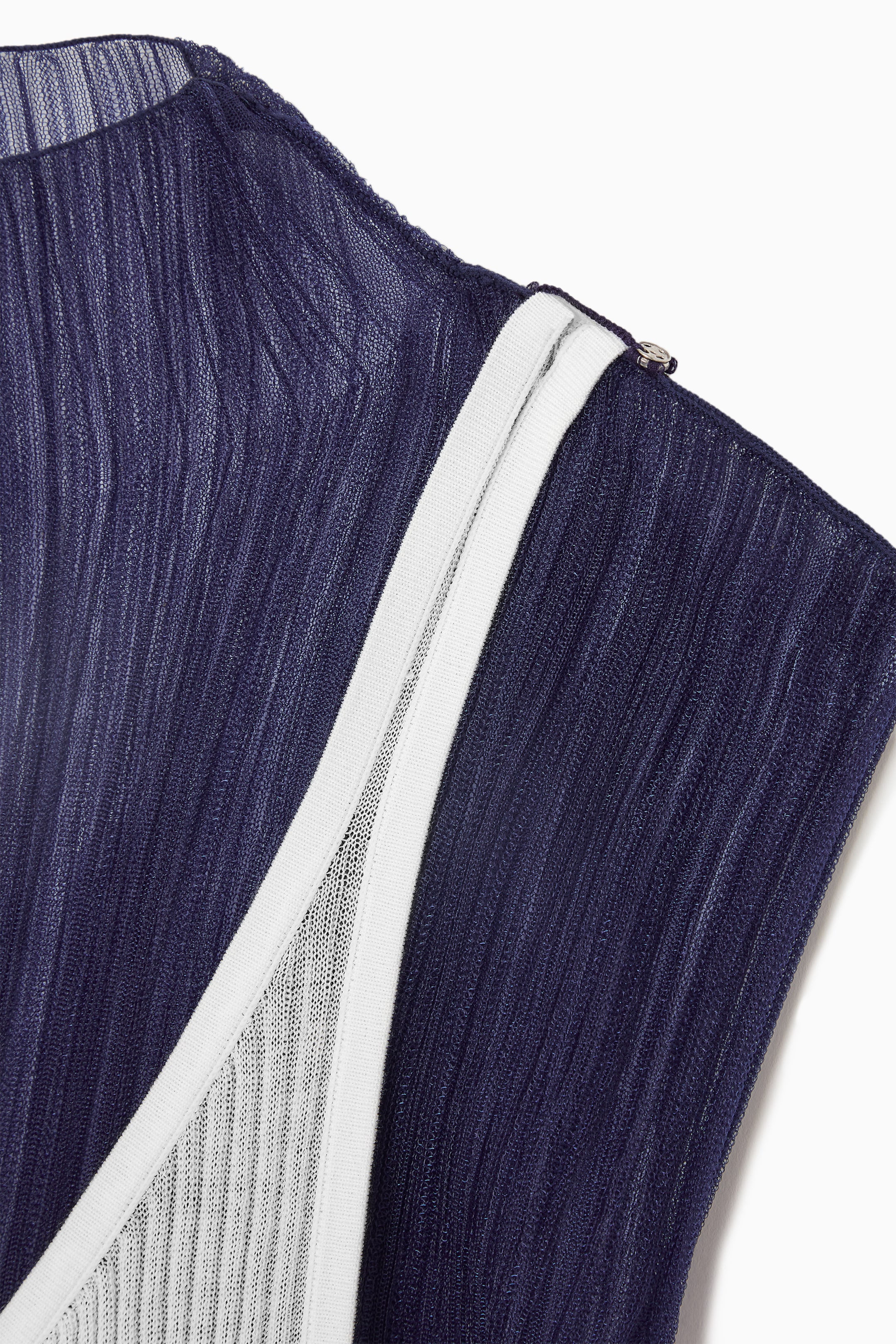 Agrandir l'image: ROBE MIDI PLISSÉE TRANSPARENTE - BLEU MARINE / ORANGE / BLANC - FEMME | H&M CH 2