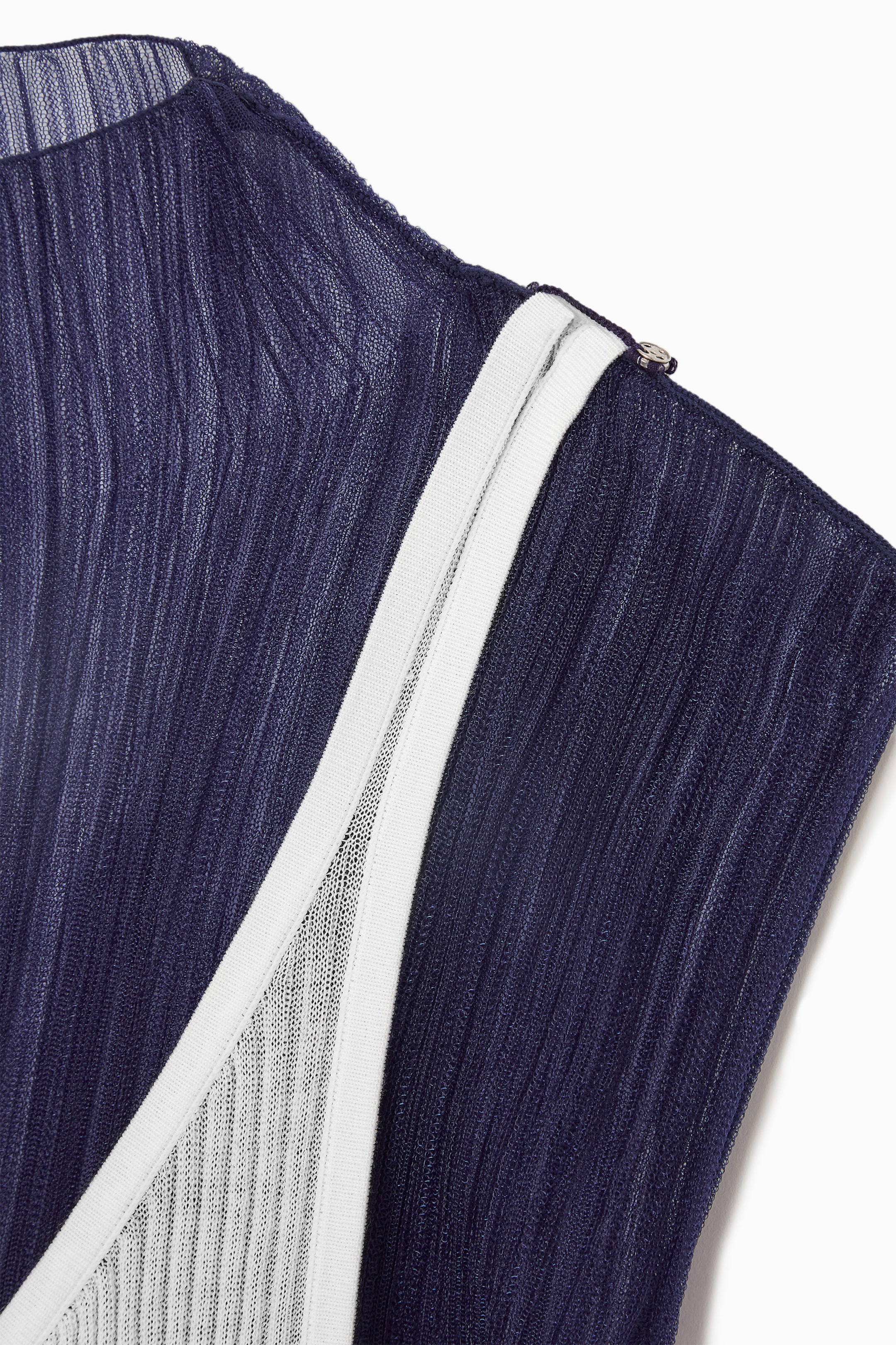 StillMedia/DescriptiveDetail