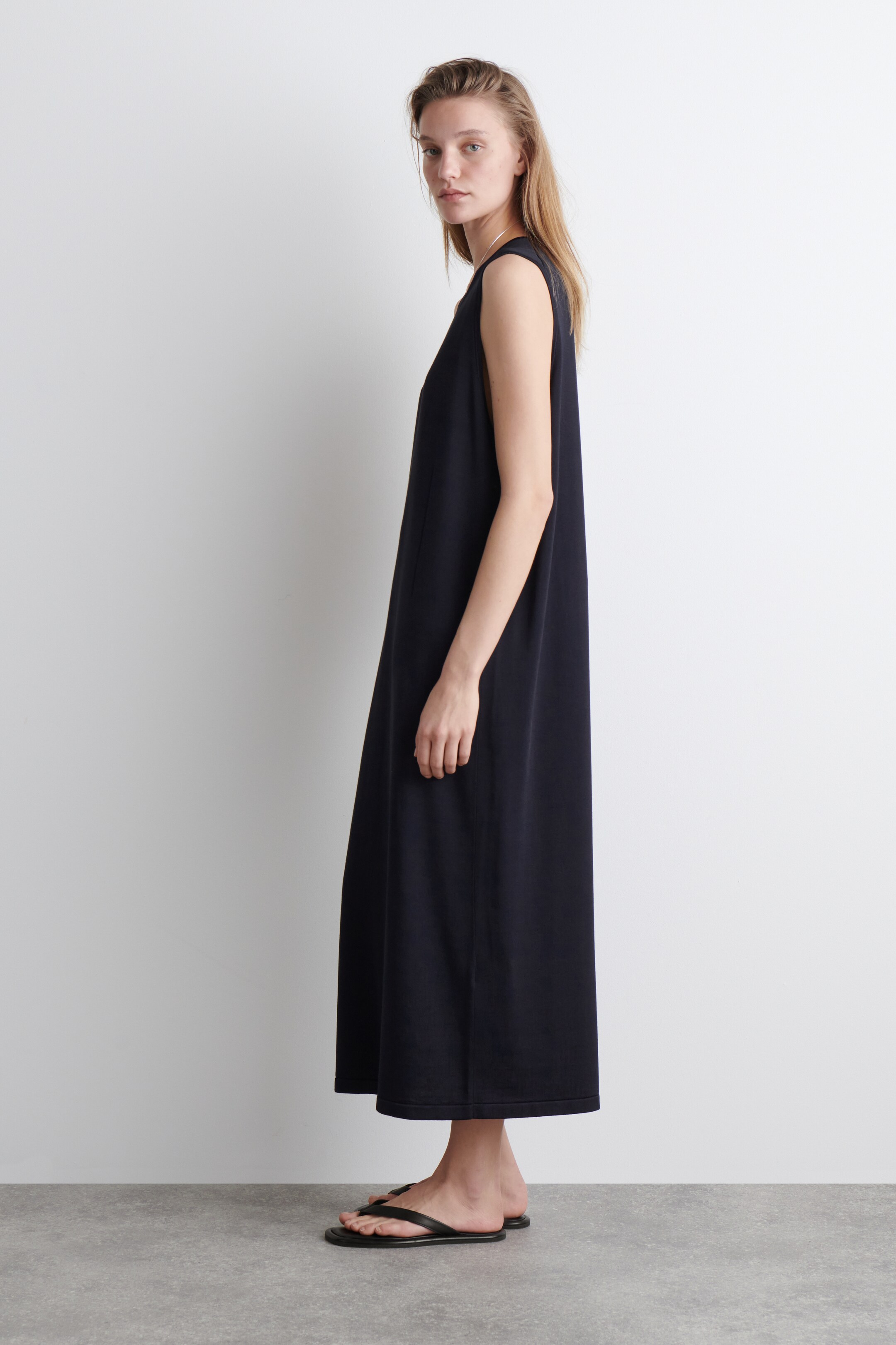 View larger image: KNITTED COTTON MIDI DRESS - NAVY - Ladies | H&M GB 4