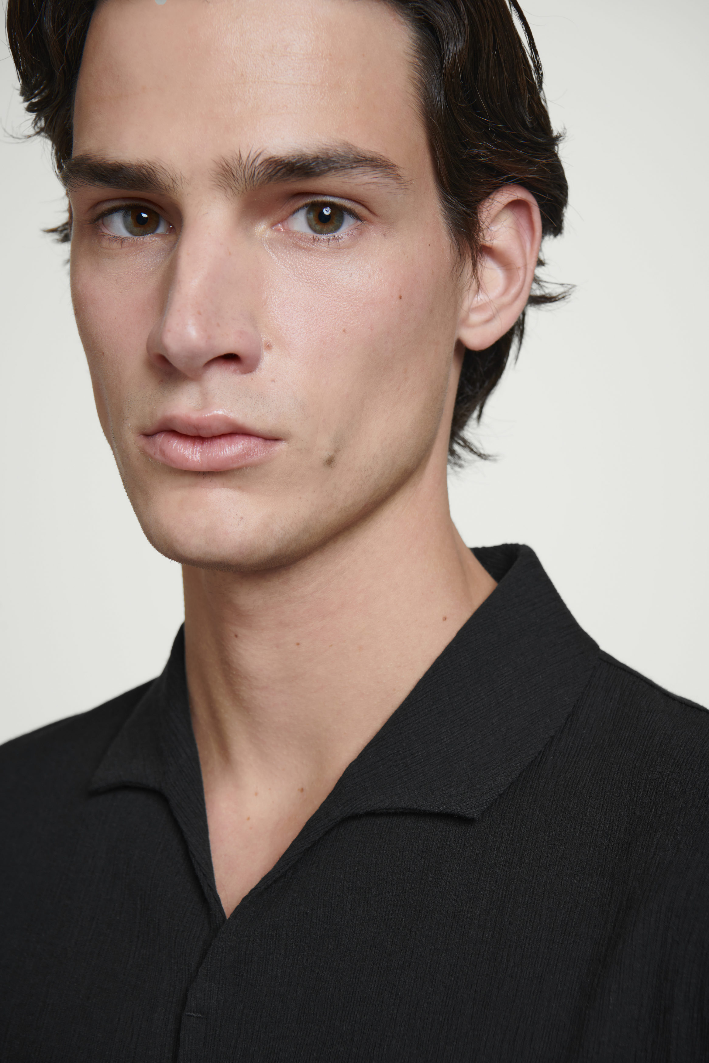 CRINKLED-COTTON SHIRT - BLACK | COS