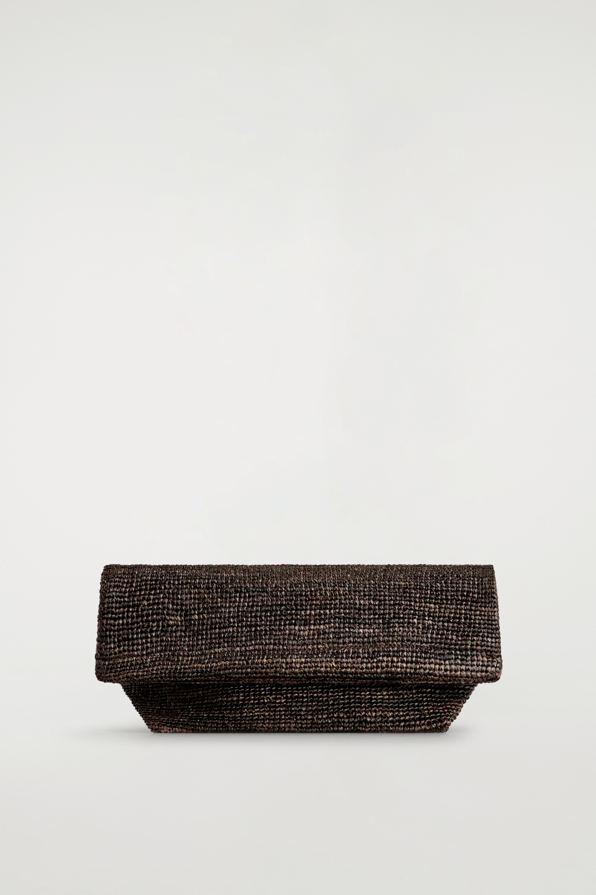 OVERSIZED-CLUTCH MIT UMSCHLAG - STROH - BRAUN