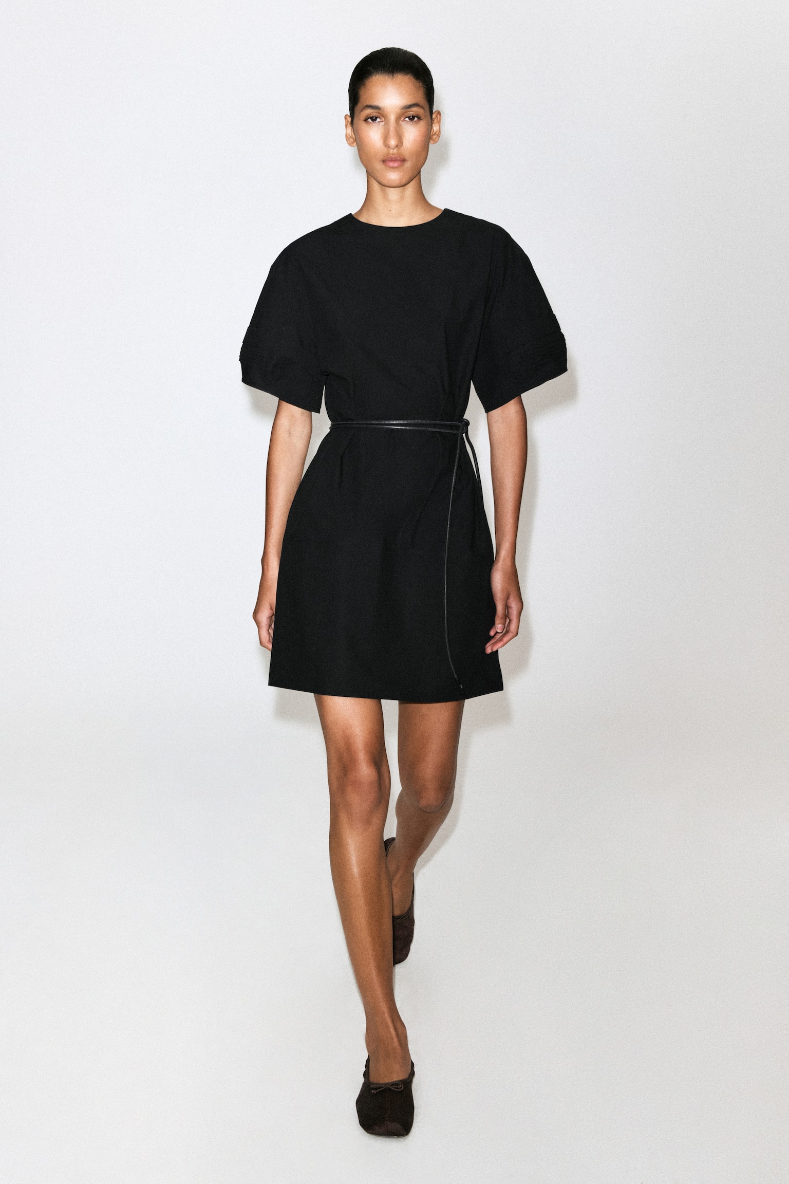 ROCHIE MINI DIN BUMBAC CU PLIURI FINE - NEGRU/BEJ / CAROURI - 1