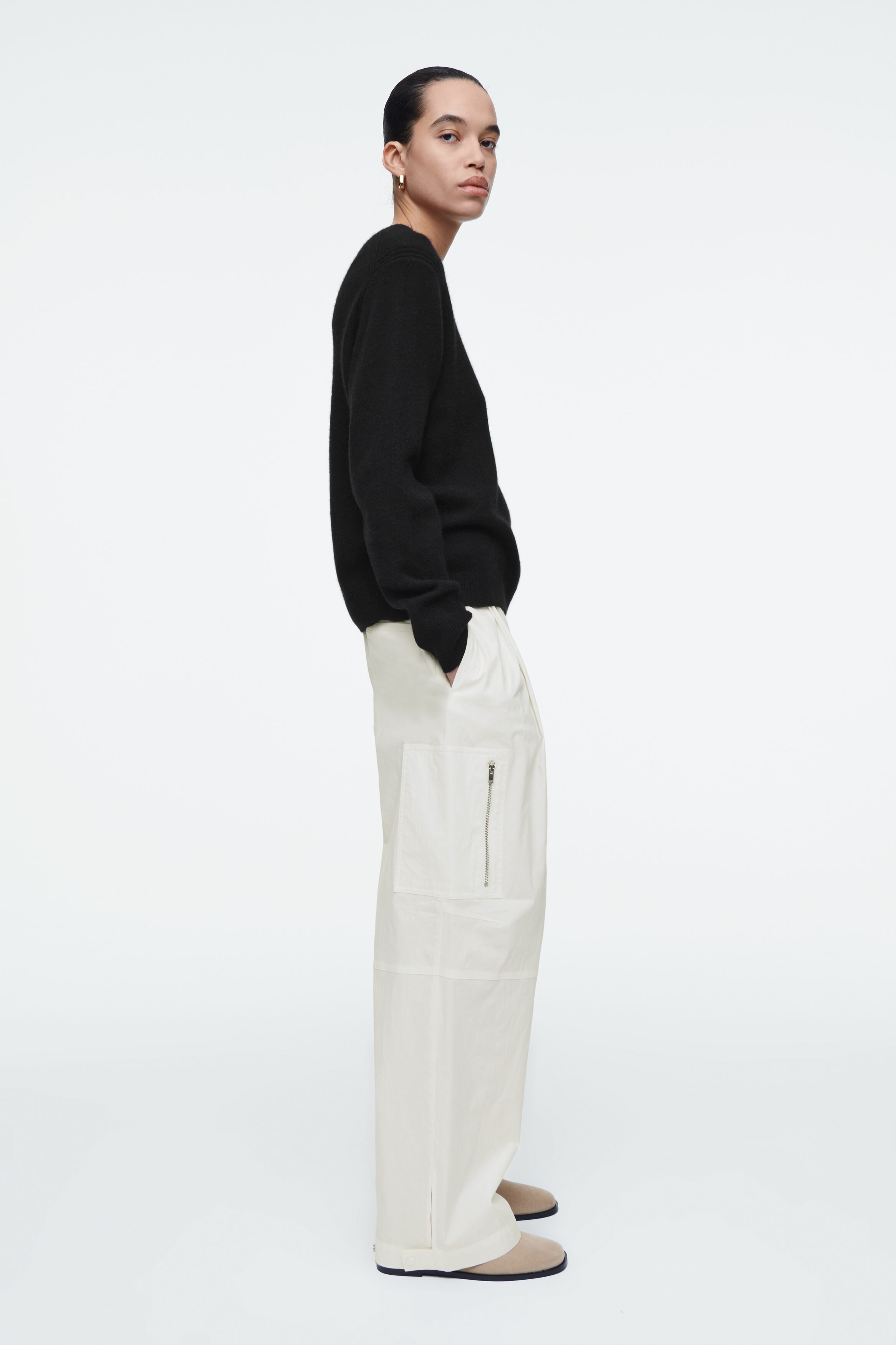 UTILITY BARREL-LEG CARGO PANTS - OFF-WHITE | COS