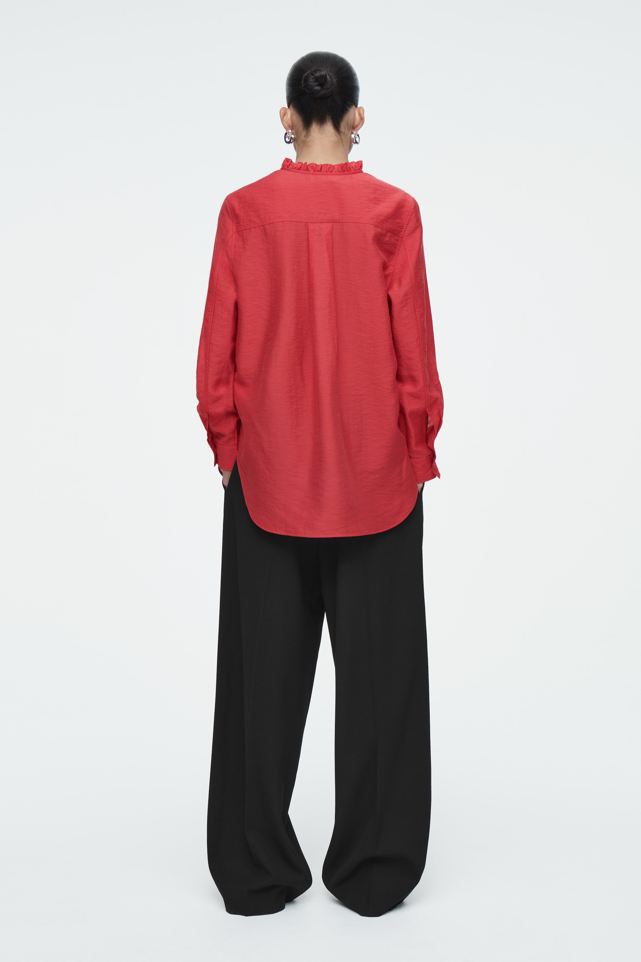Agrandir l'image: BLOUSE TEXTURÉE AU COL À VOLANTS - ROUGE - FEMME | H&M CH 4