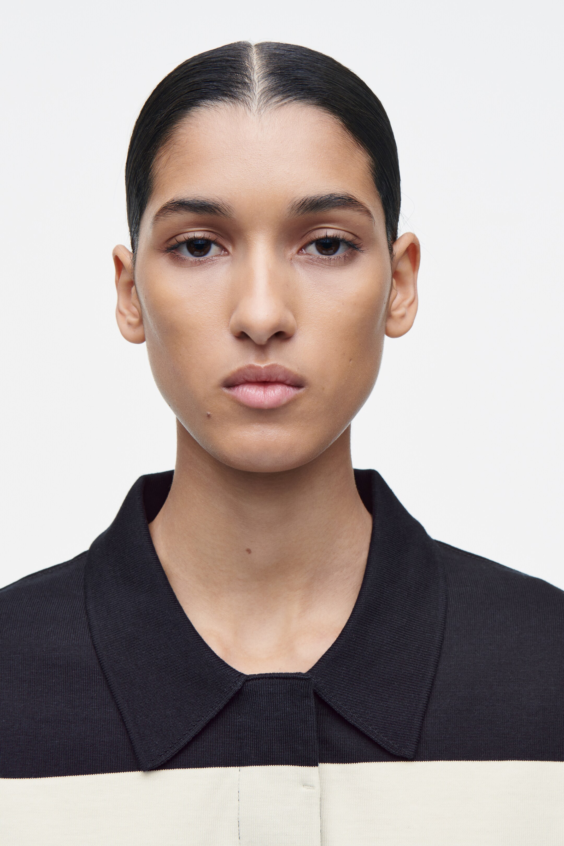 Vezi imaginea mai mare: CĂMAȘĂ POLO CU MÂNECI LUNGI ȘI DUNGI, LEJERĂ - BLEUMARIN / CU DUNGI - FEMEI | H&M RO 4