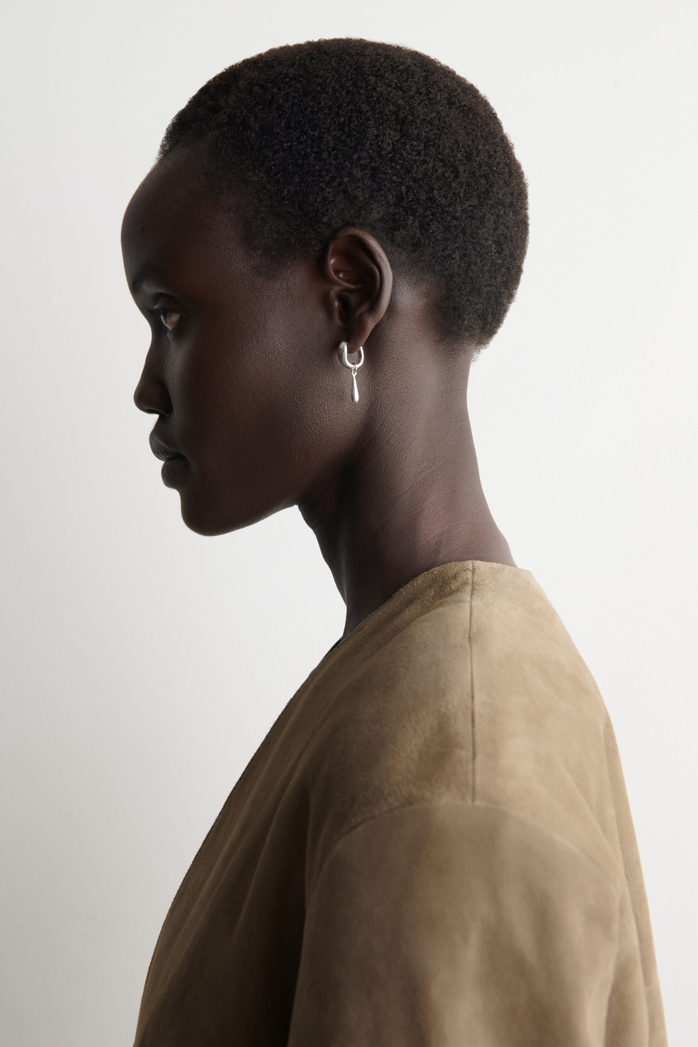 MISMATCHED TEARDROP HOOP EARRINGS - thumbnail 2