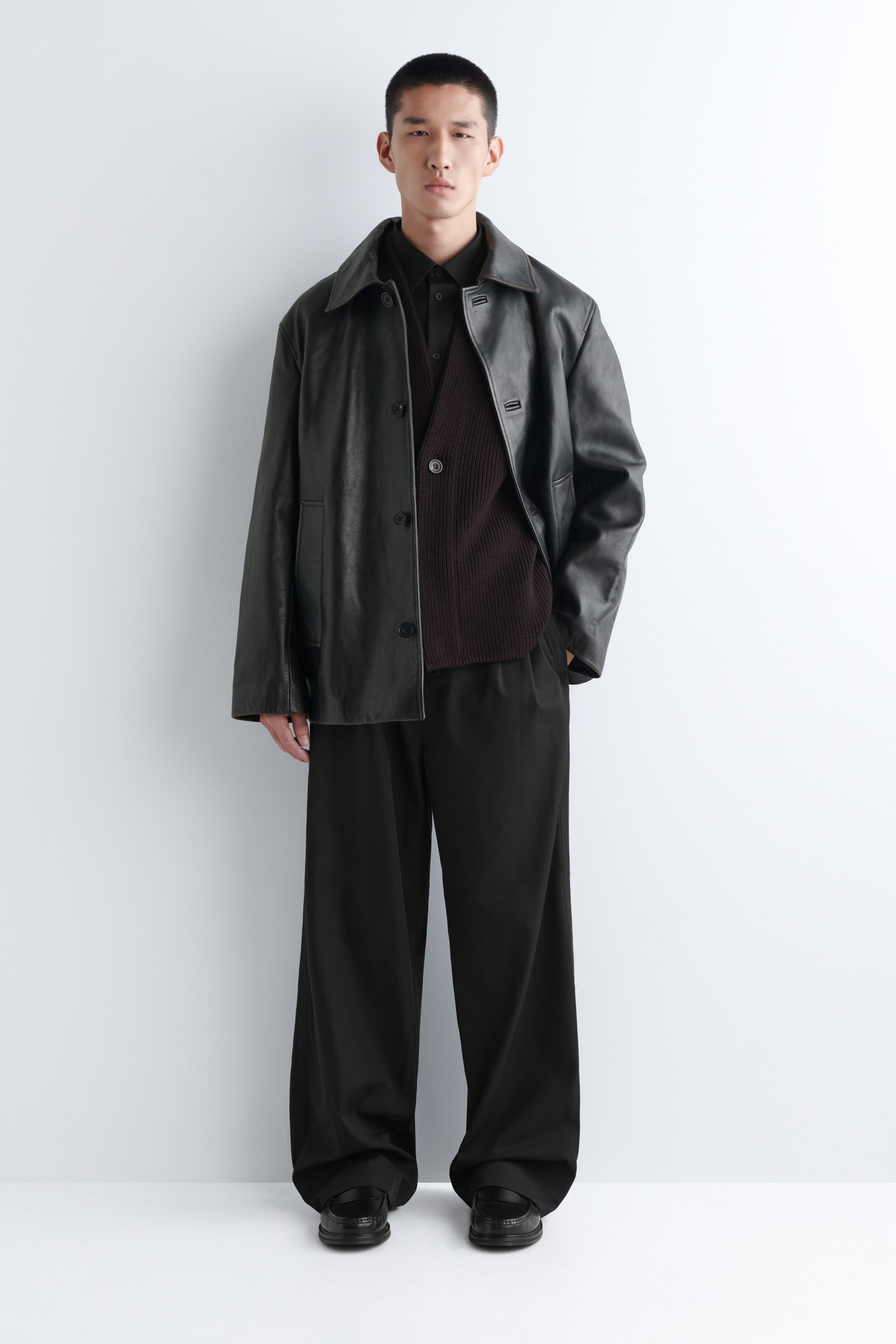 View larger image: CHUNKY RIBBED WOOL V-NECK CARDIGAN - DARK BROWN - Men | H&M GB 3