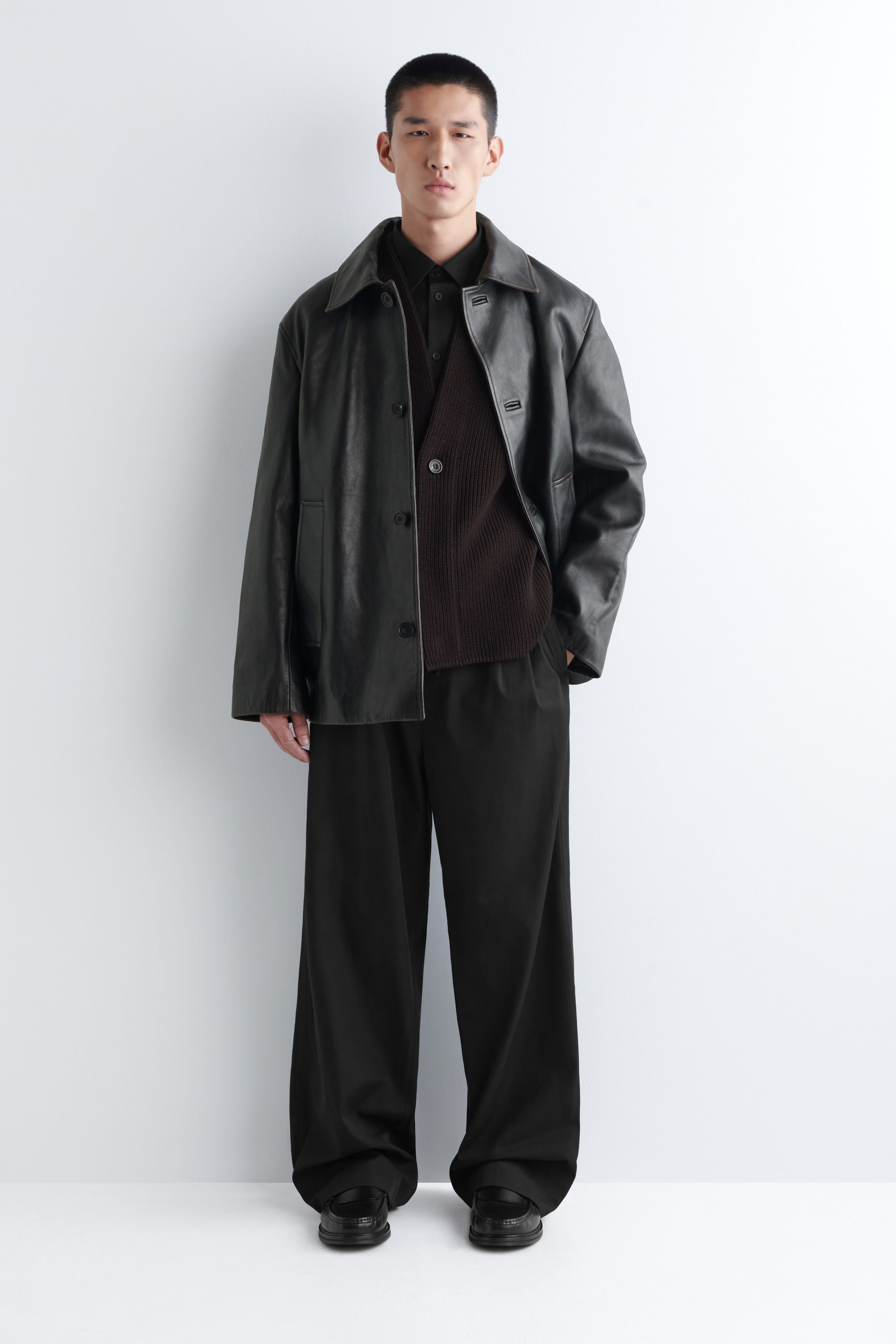 CHUNKY RIBBED WOOL V-NECK CARDIGAN