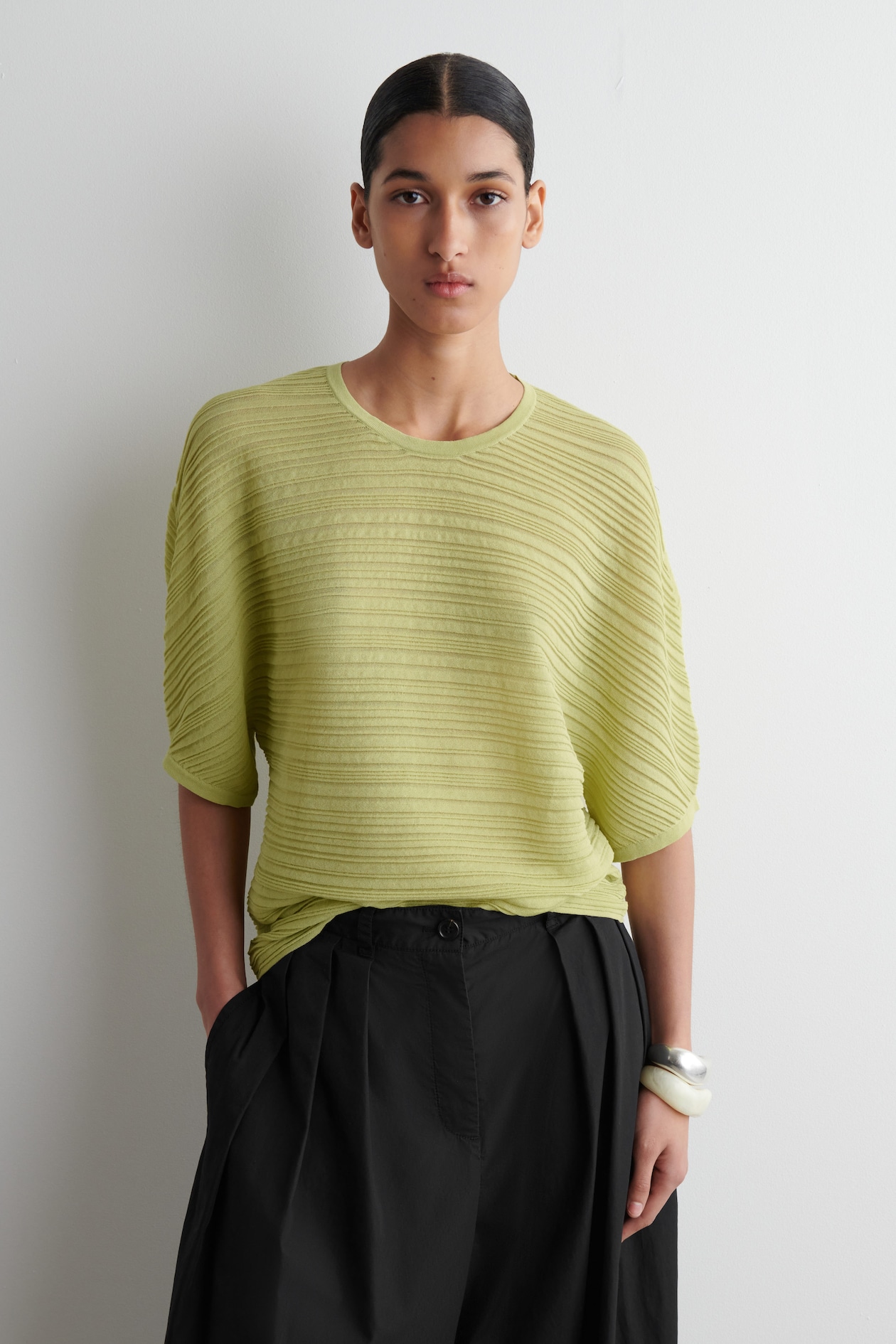 PLEATED KNITTED T-SHIRT - GREEN | COS SI