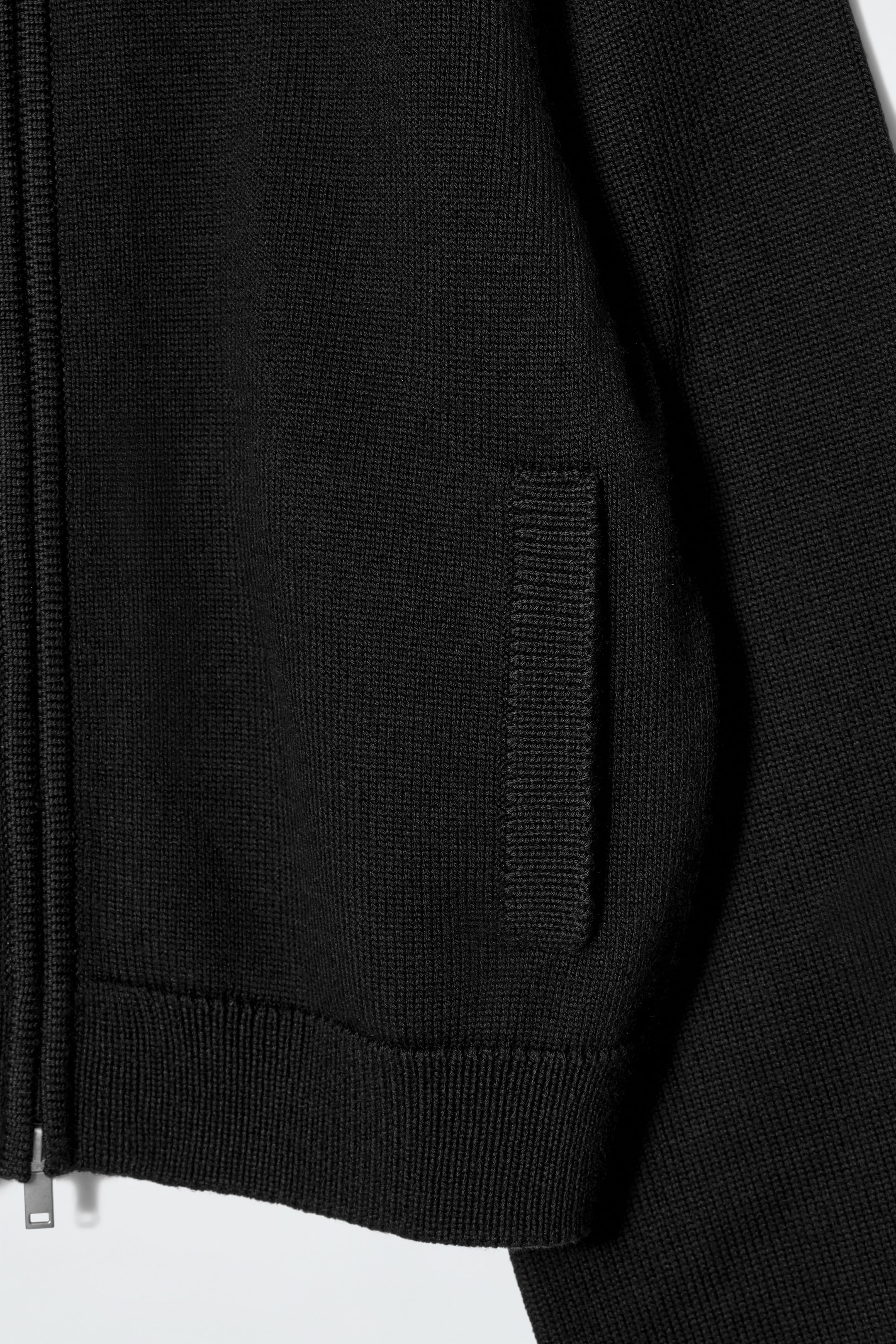 StillMedia/DescriptiveDetail