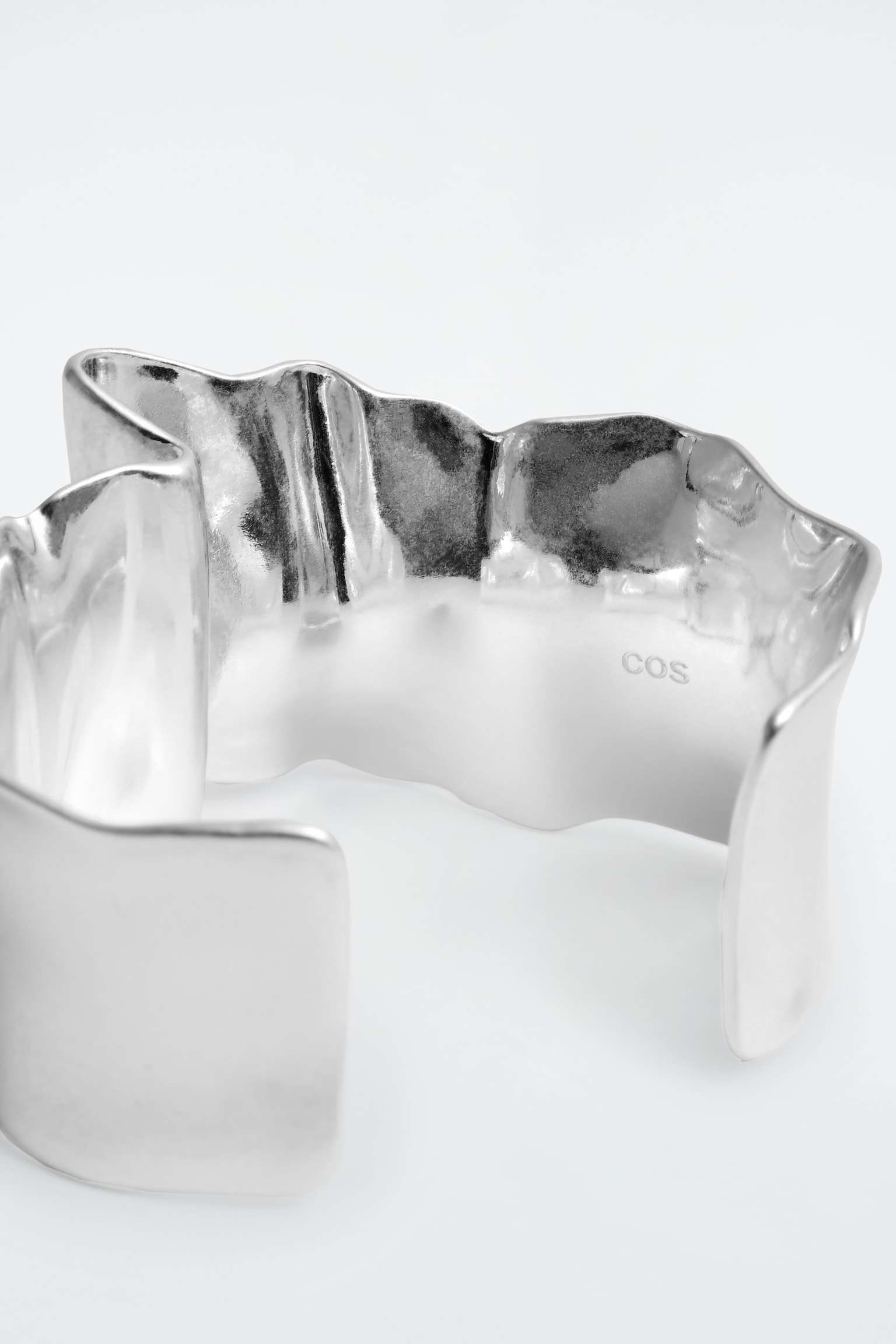 BRAZALETE CON TEXTURA - PLATEADO - 3