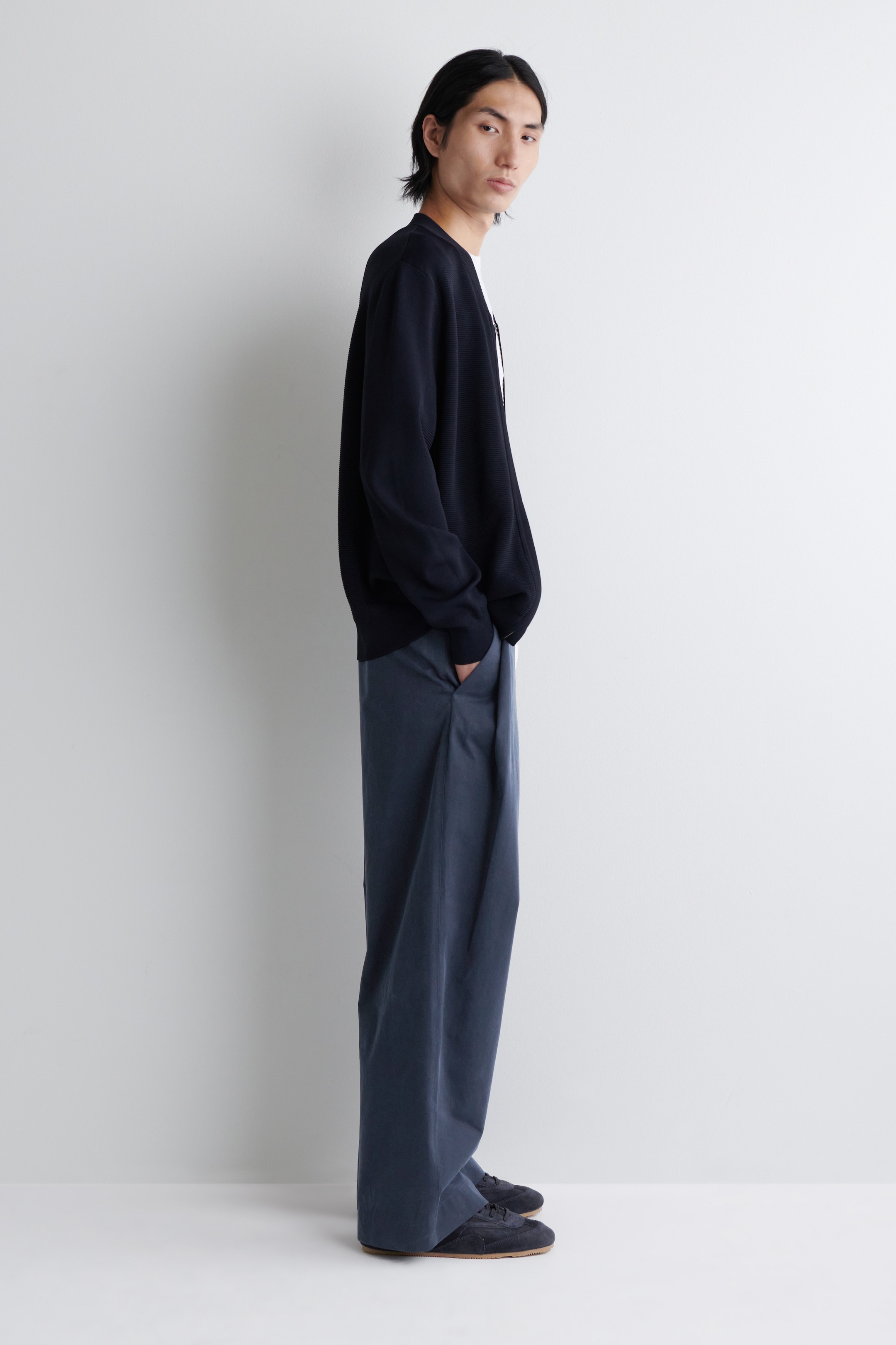 Visualizza immagine più grande: SNEAKERS MINIMAL IN PELLE SCAMOSCIATA - BLU ACCIAIO - UOMO | H&M IT 2