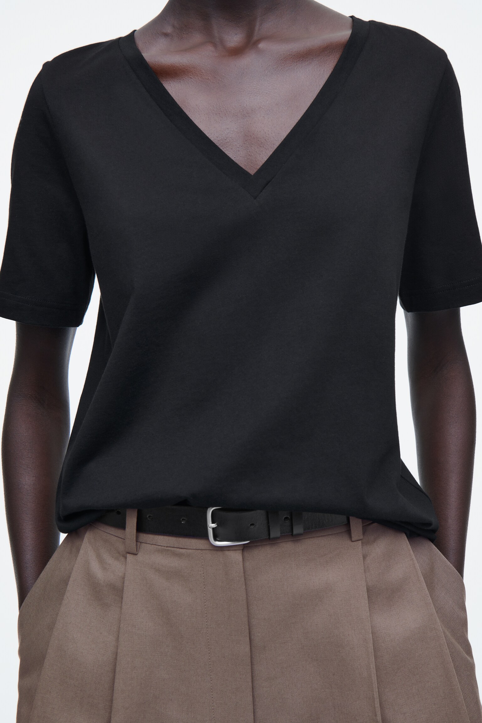 24/7 REGULAR V-NECK T-SHIRT - BLACK/WHITE/BLACK / WHITE / STRIPED - 10