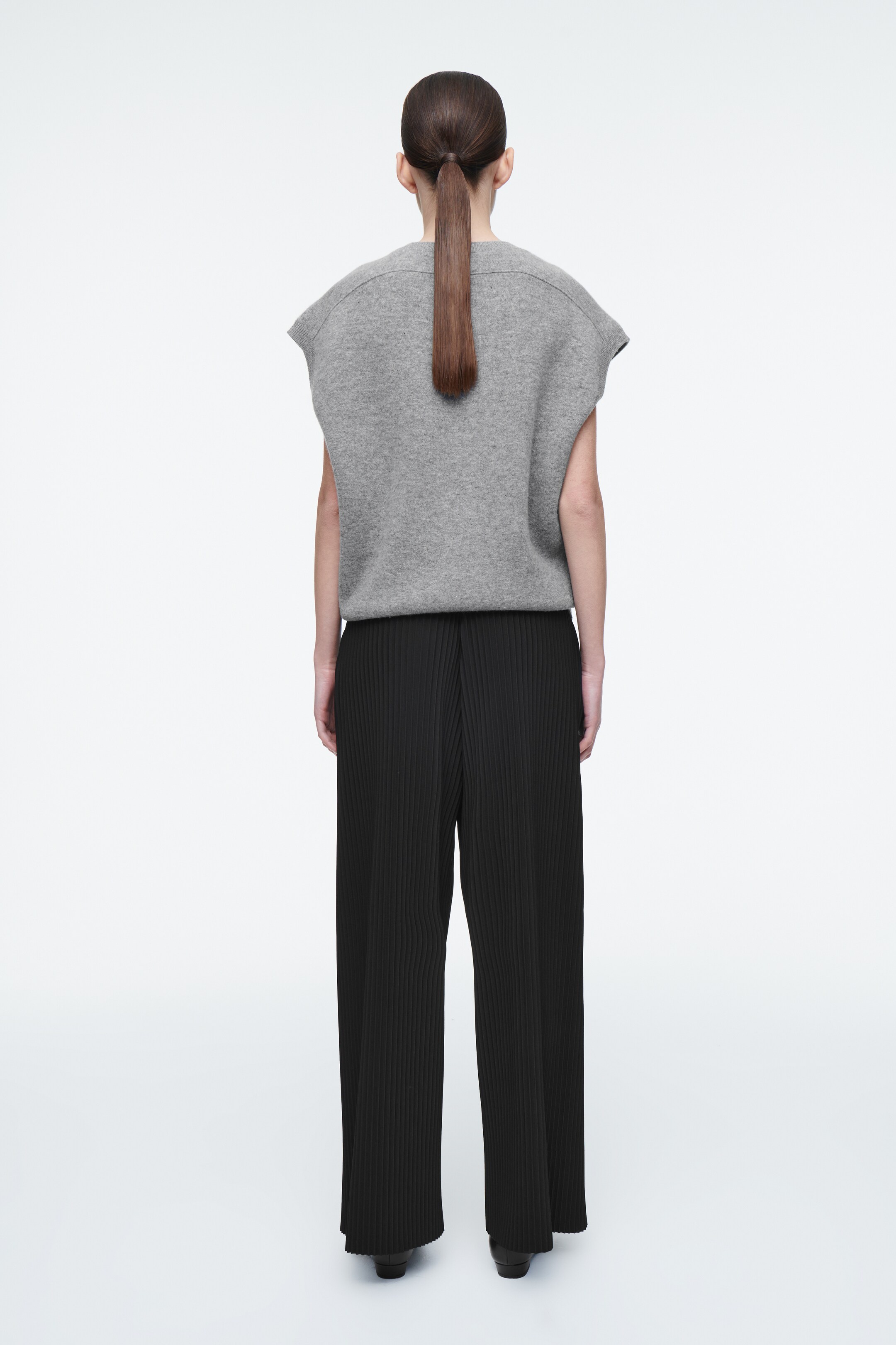 Grösseres Bild ansehen: PLISSIERTE HOSE MIT WEITEM BEIN - SCHWARZ - DAMEN | H&M CH 5