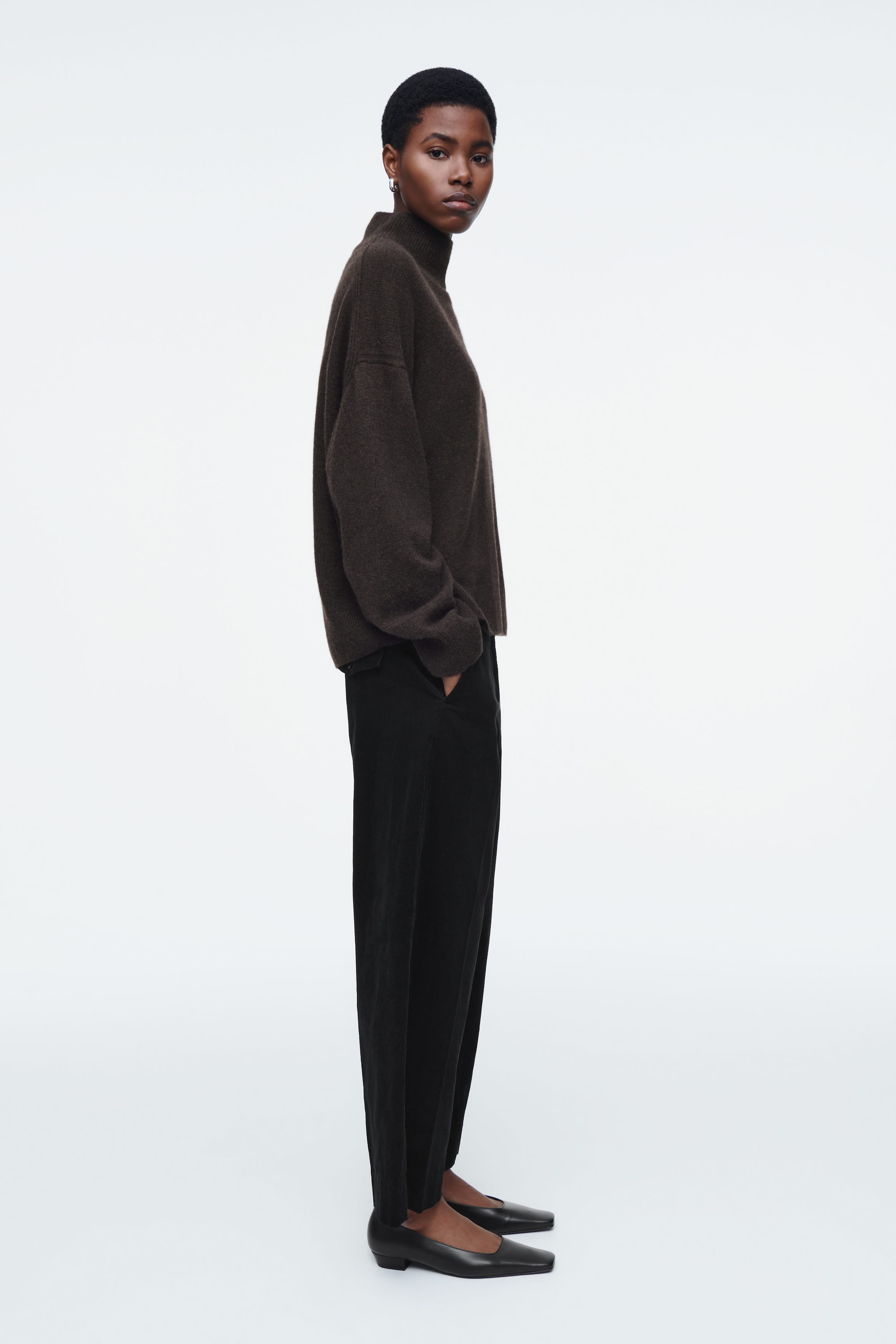 CROPPED CORDUROY PANTS