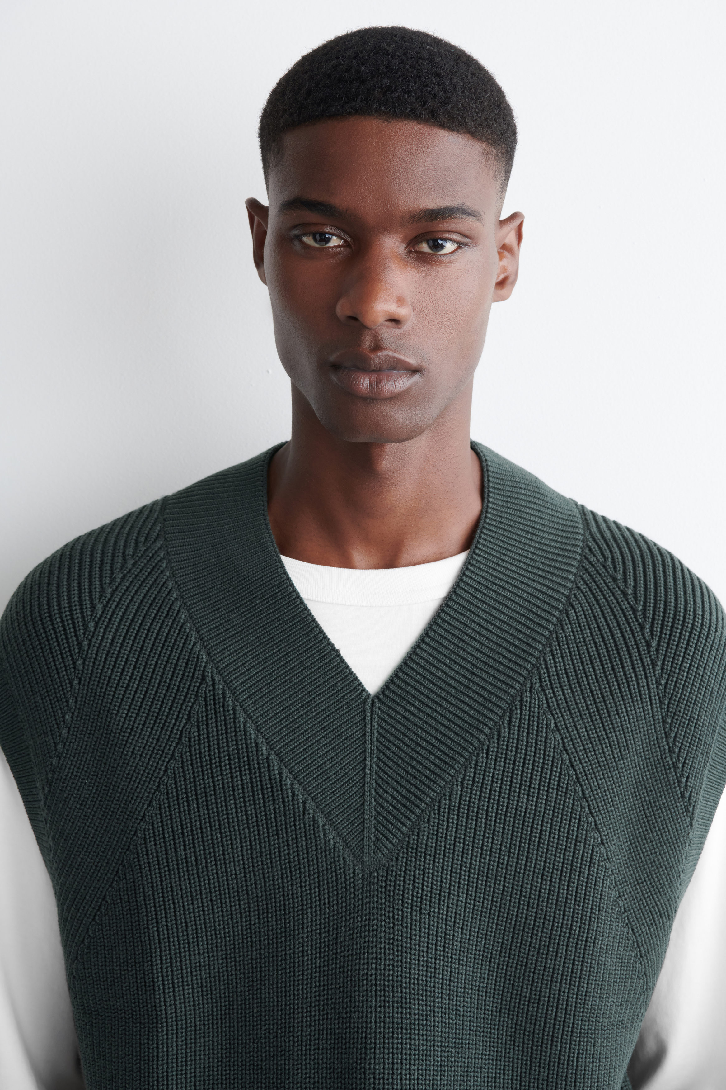 RIBBED WOOL V-NECK SWEATER VEST - GRAY | COS US