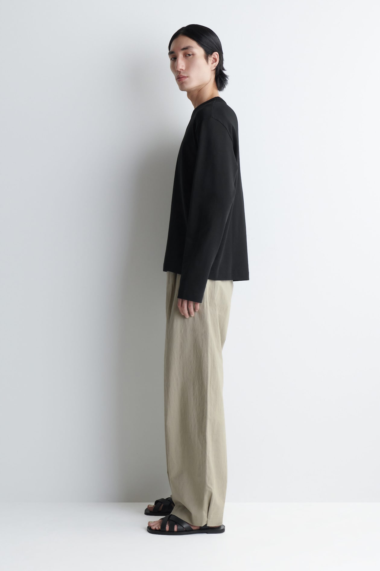 RELAXED JERSEY INTERLOCK LONG-SLEEVED T-SHIRT — BLACK