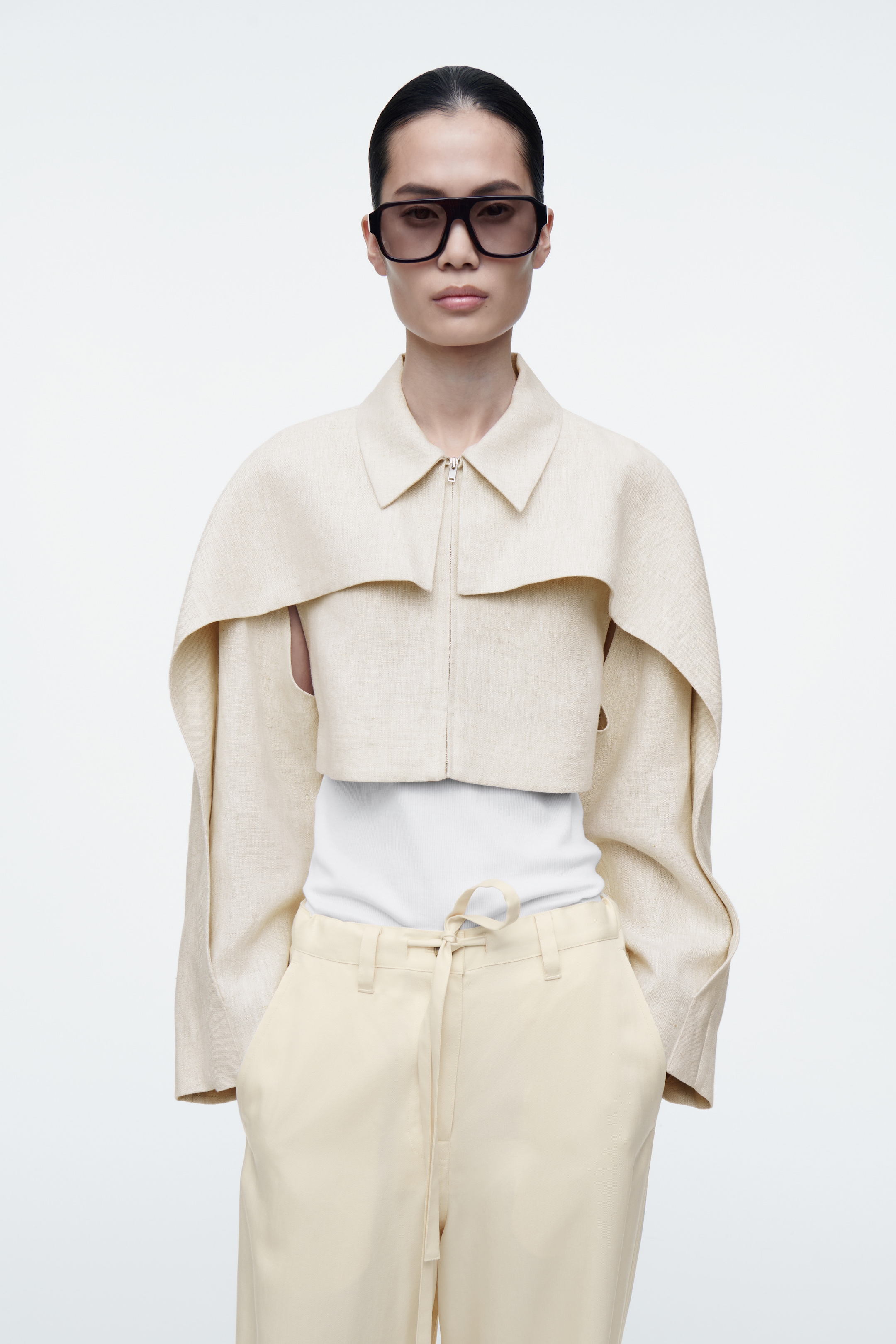 Visualizza immagine più grande: GIACCA CROPPED IN LINO - BEIGE CHIARO - DONNA | H&M IT 1