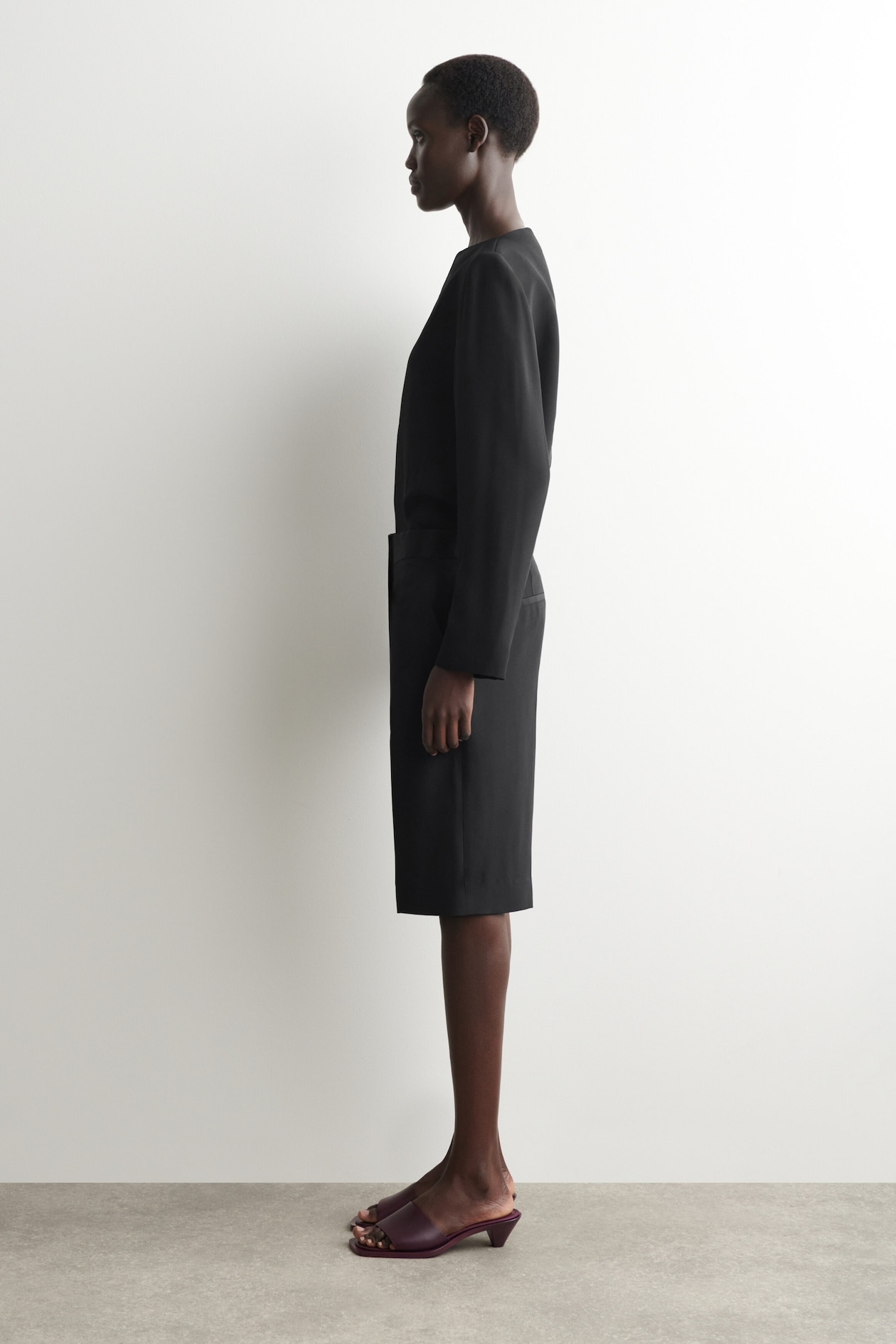 TAILORED SILK SHORTS — CARBON