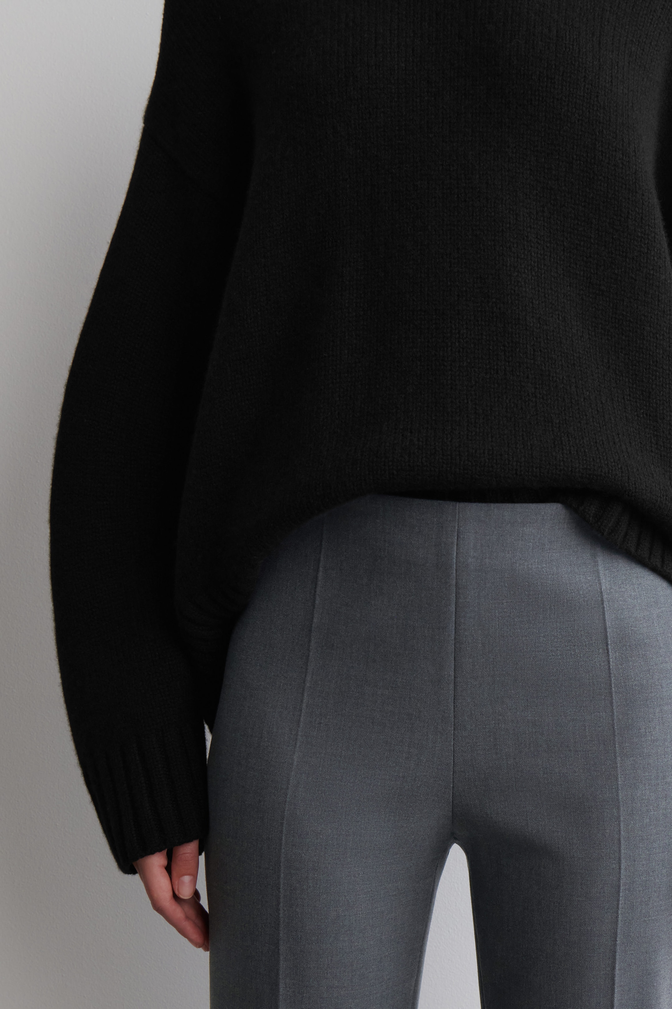 CROPPED SLIM-LEG PANTS