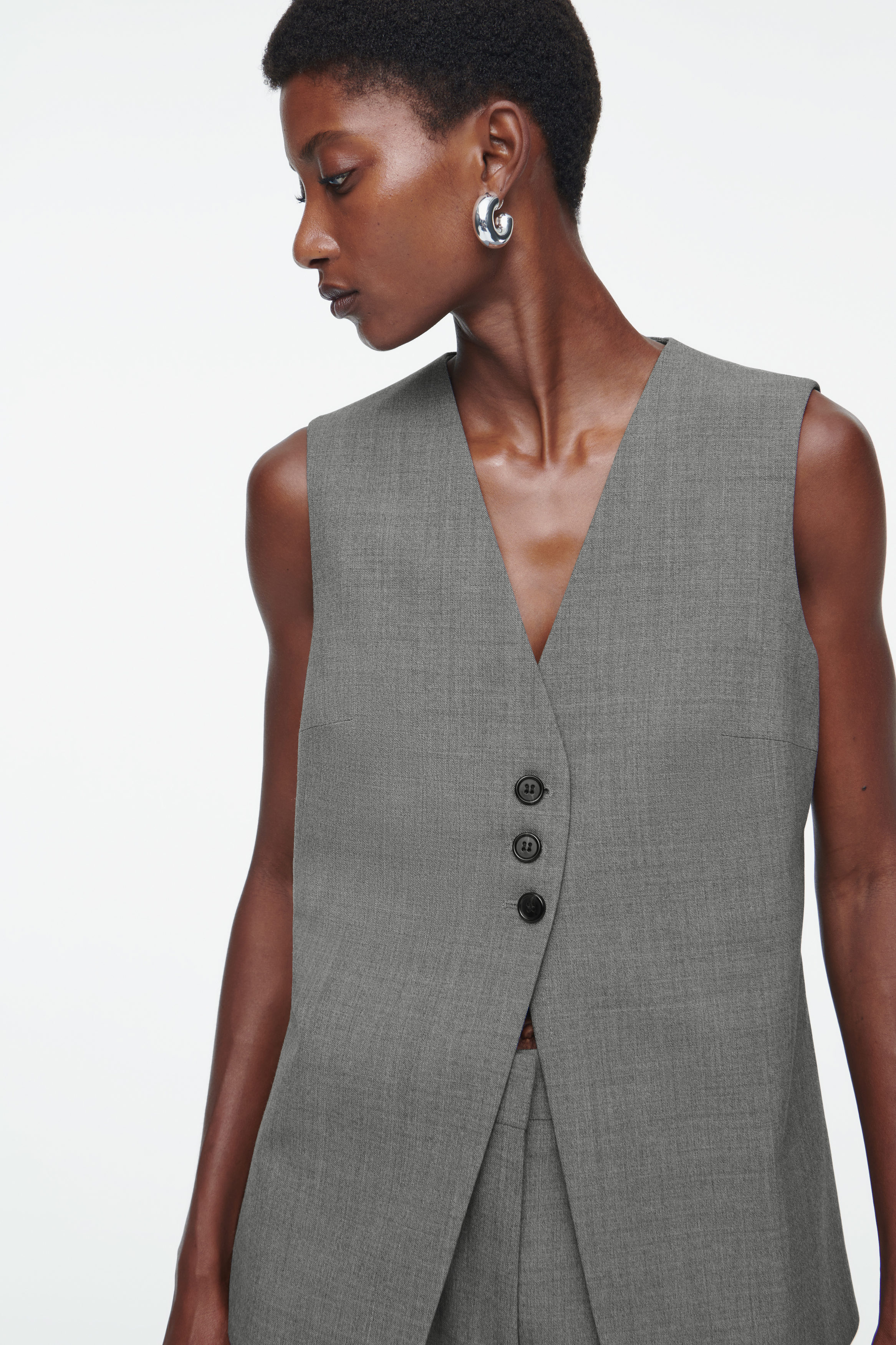 【関税&送料込】A.P.C. Grey Wool Lise Vest LONGLINE TAILORED TWILL VEST - GRAY | COS