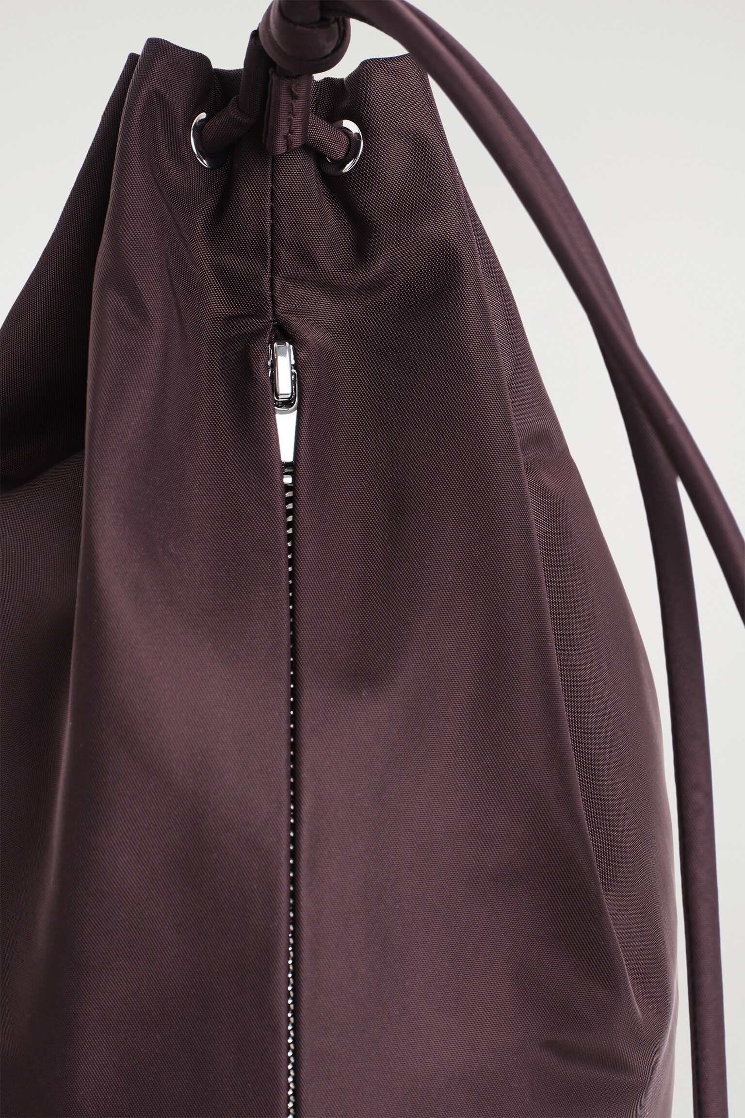 DRAWSTRING CROSSBODY BAG - NYLON - BURGUNDY/BLACK - 3