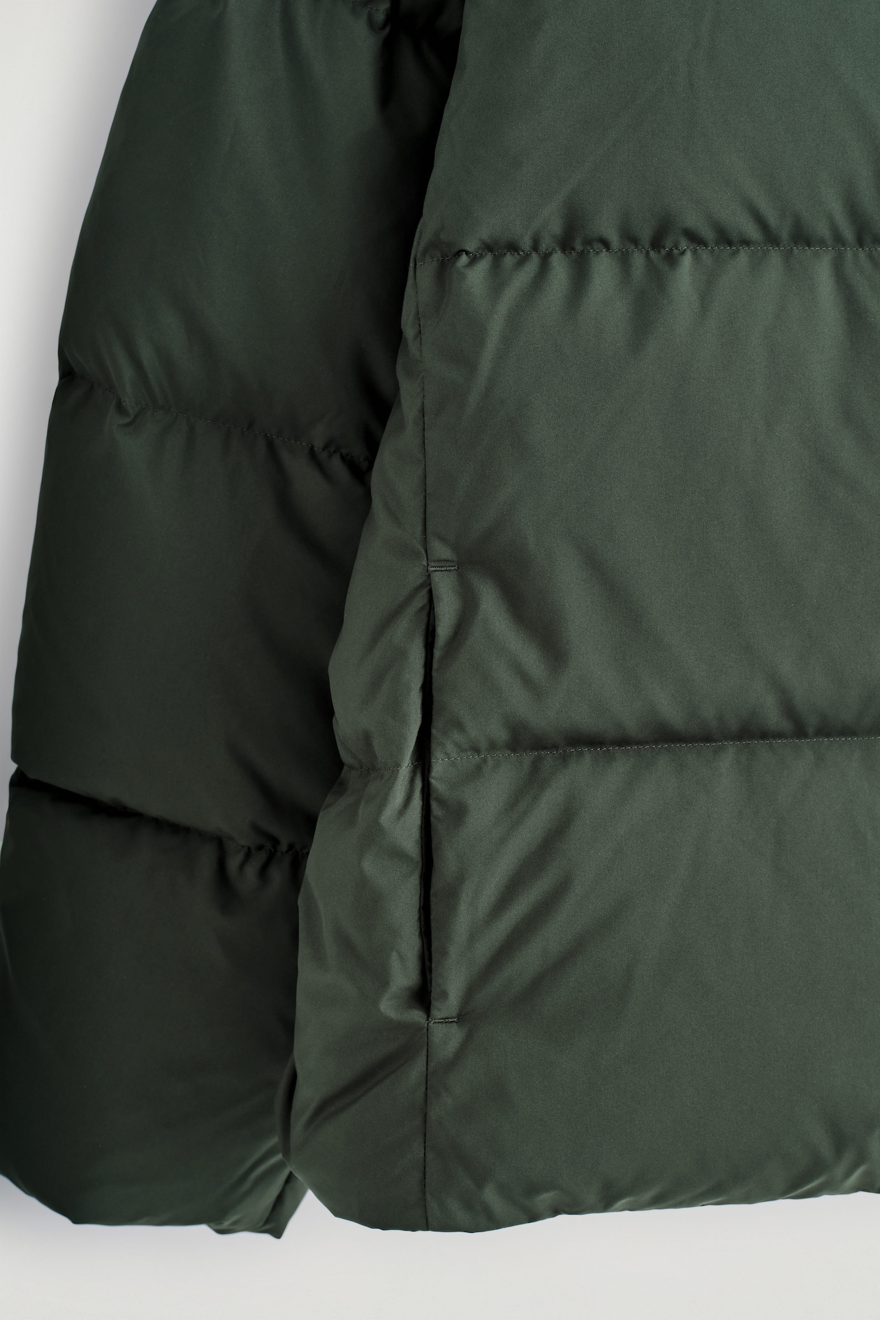 HOODED DOWN PUFFER JACKET — DARK GREEN