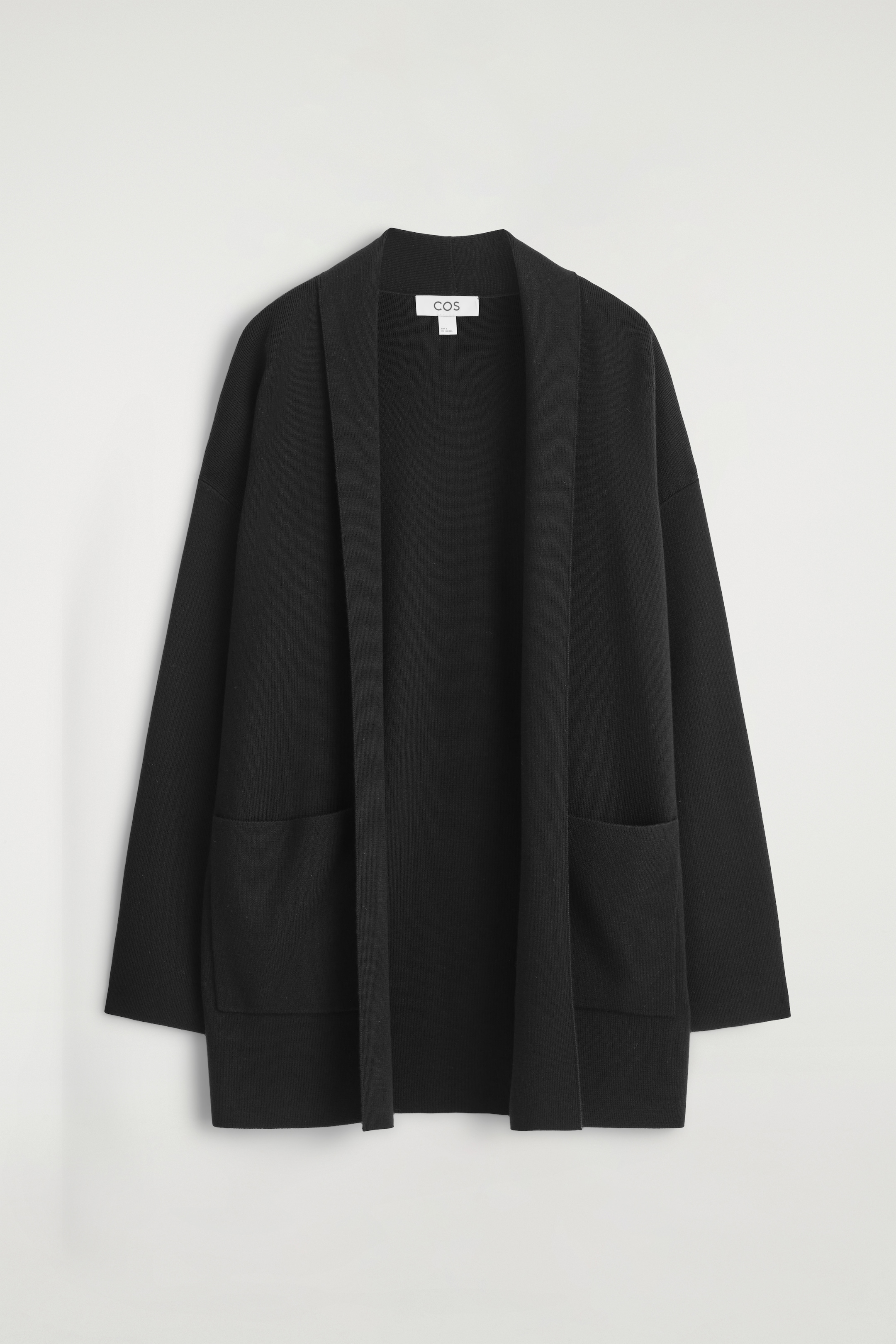 Ver imagen más grande: CÁRDIGAN DE LANA MERINO CON CUELLO DRAPEADO - NEGRO - MUJER | H&M ES 7
