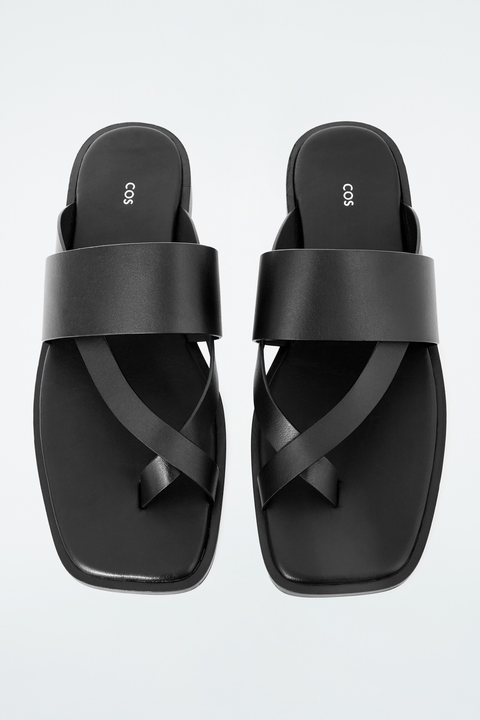 LEATHER TOE-THONG SANDALS - BLACK - 3