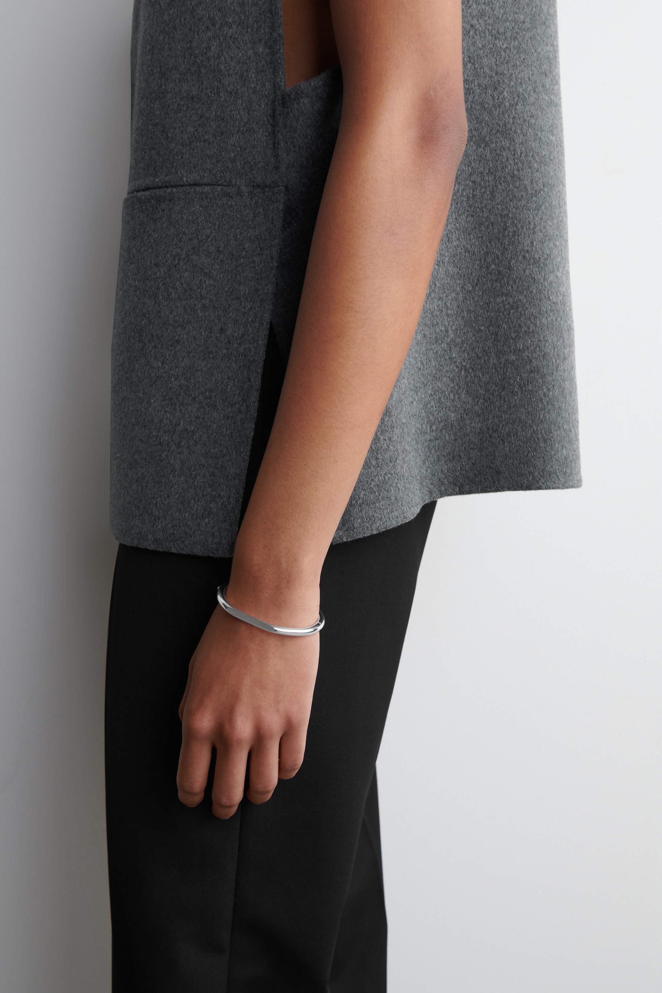 Agrandir l'image: JONC SCULPTURAL - ARGENTÉ - FEMME | H&M CH 1