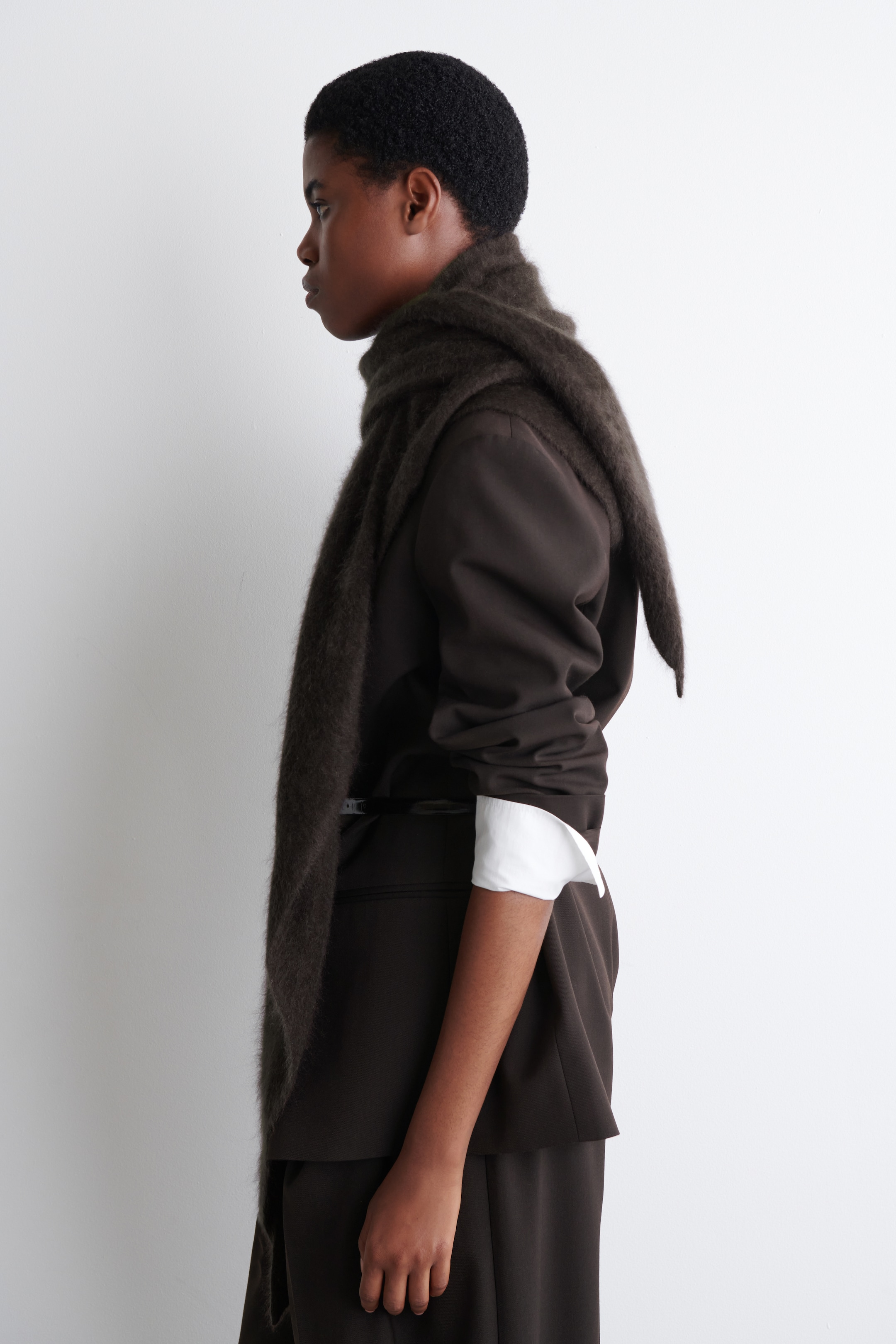 Grösseres Bild ansehen: DREIECKSTUCH AUS GEBÜRSTETEM KASCHMIR - DUNKELBRAUN - DAMEN | H&M CH 3