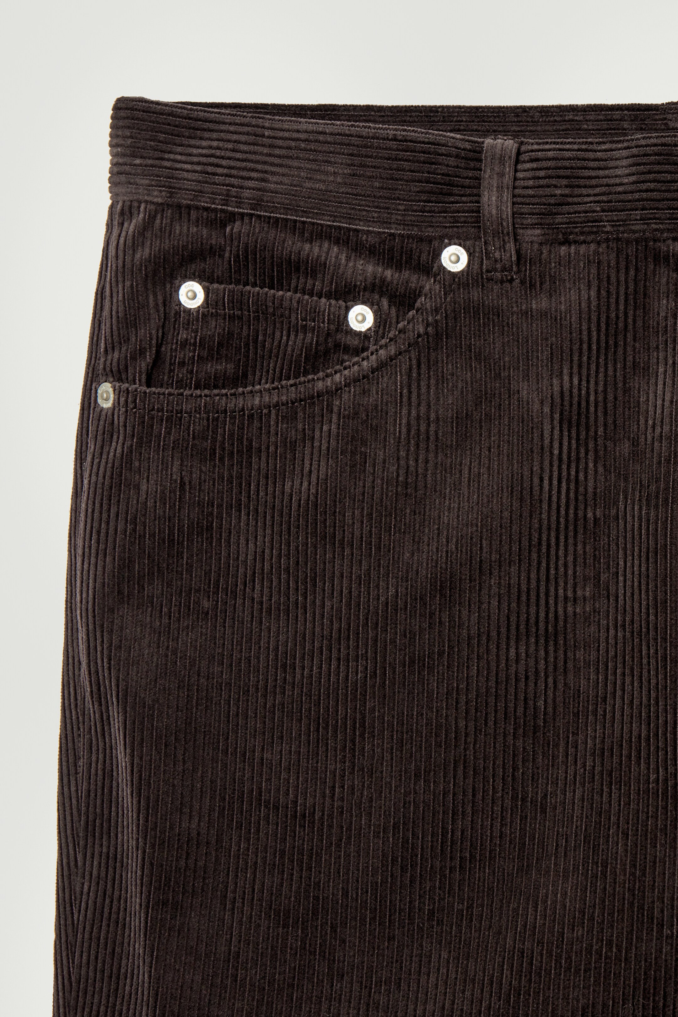 Ingrandisci l'immagine: SIGNATURE CORDUROY STRAIGHT-LEG JEANS - DARK BROWN - UOMO | H&M CH 2