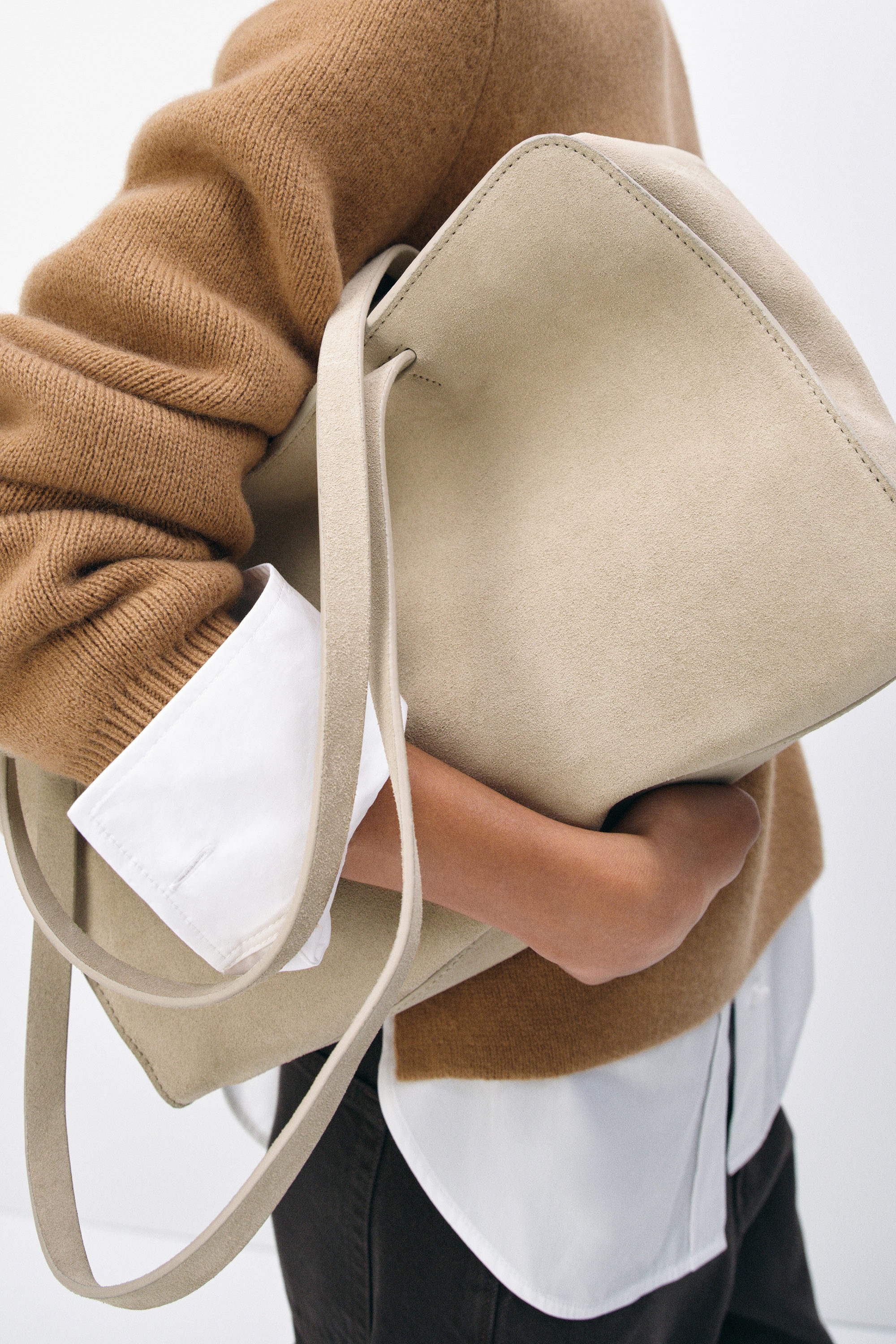 MARAIS BOWLING BAG - SUEDE - CAPPUCCINO | COS US MARAIS BOWLING BAG - SUEDE - CAPPUCCINO | COS US