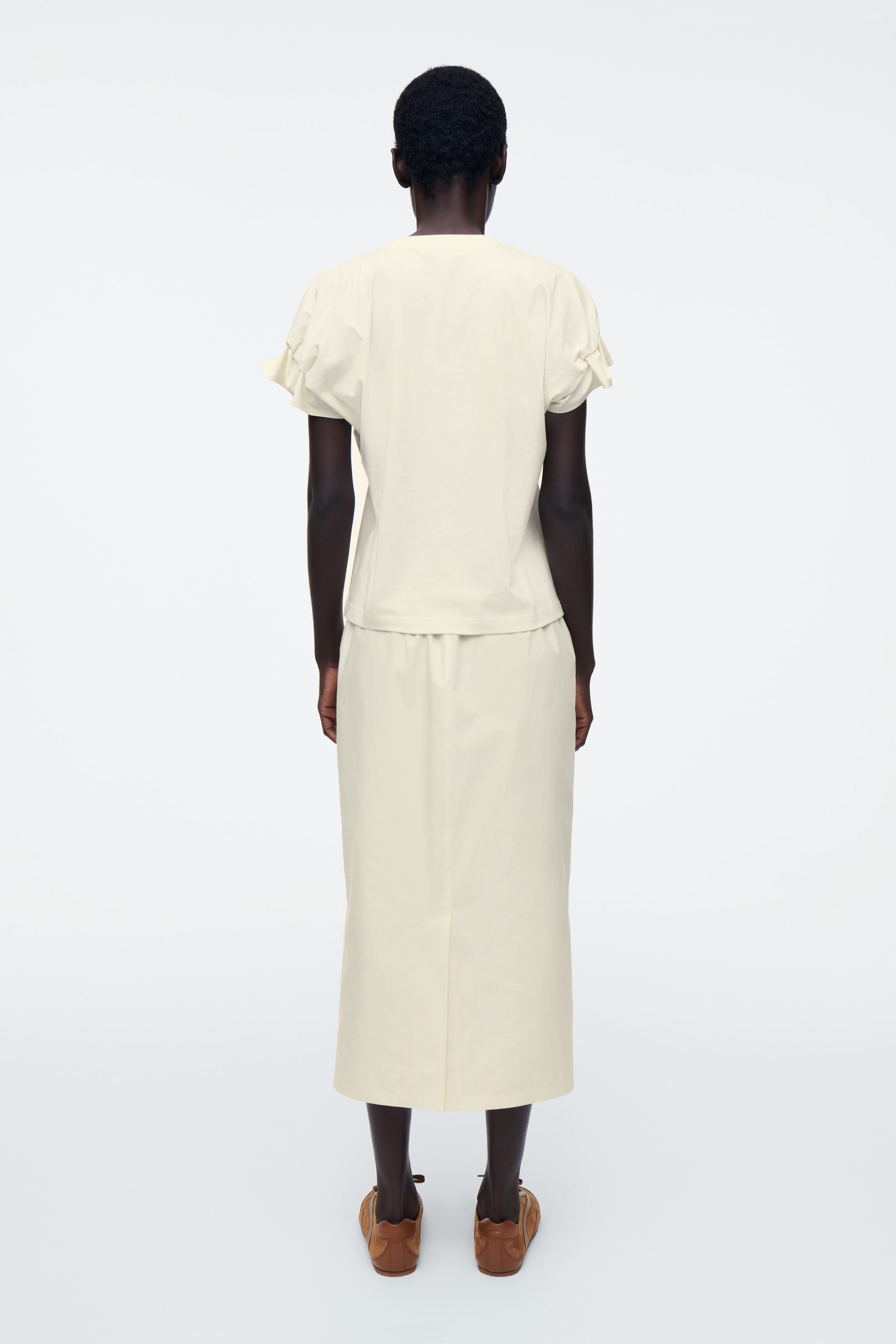 GATHERED-SLEEVE T-SHIRT