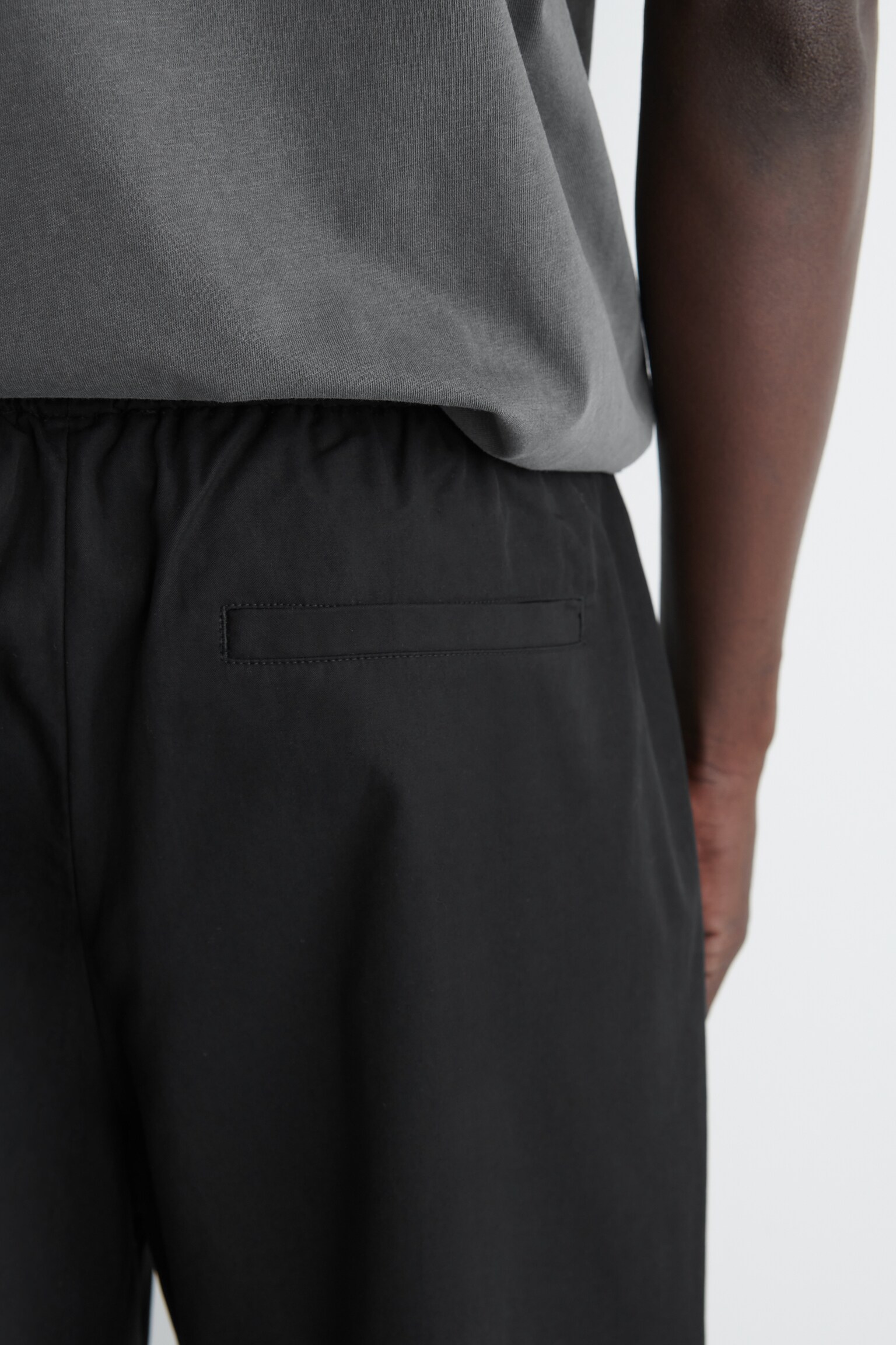 JOGGERS DE ALGODÓN BARRE FIT - NEGRO - 4