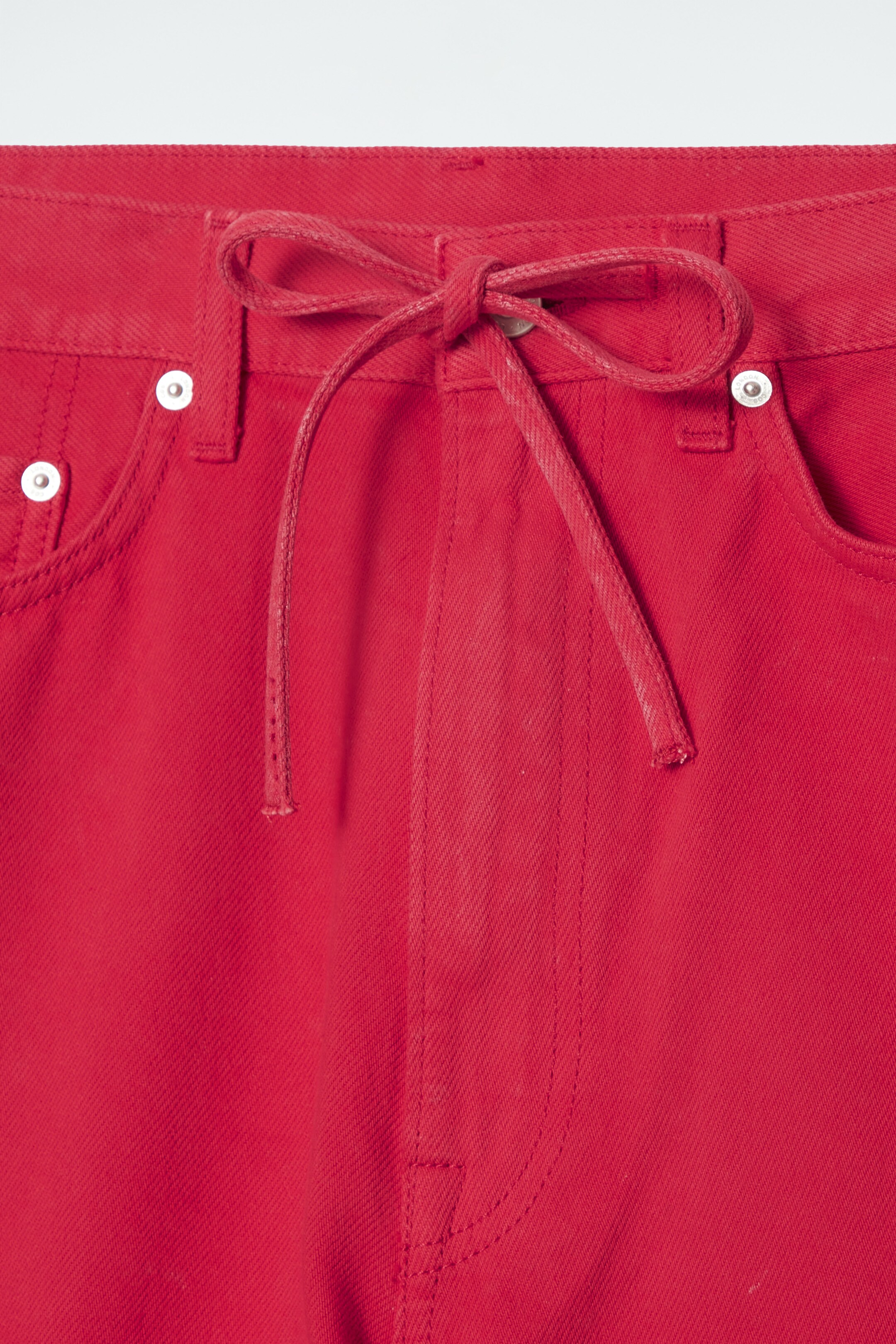 Agrandir l'image: PANTALON EXTRA-LARGE TAILLE AJUSTABLE EN DENIM - ROUGE - FEMME | H&M CH 2