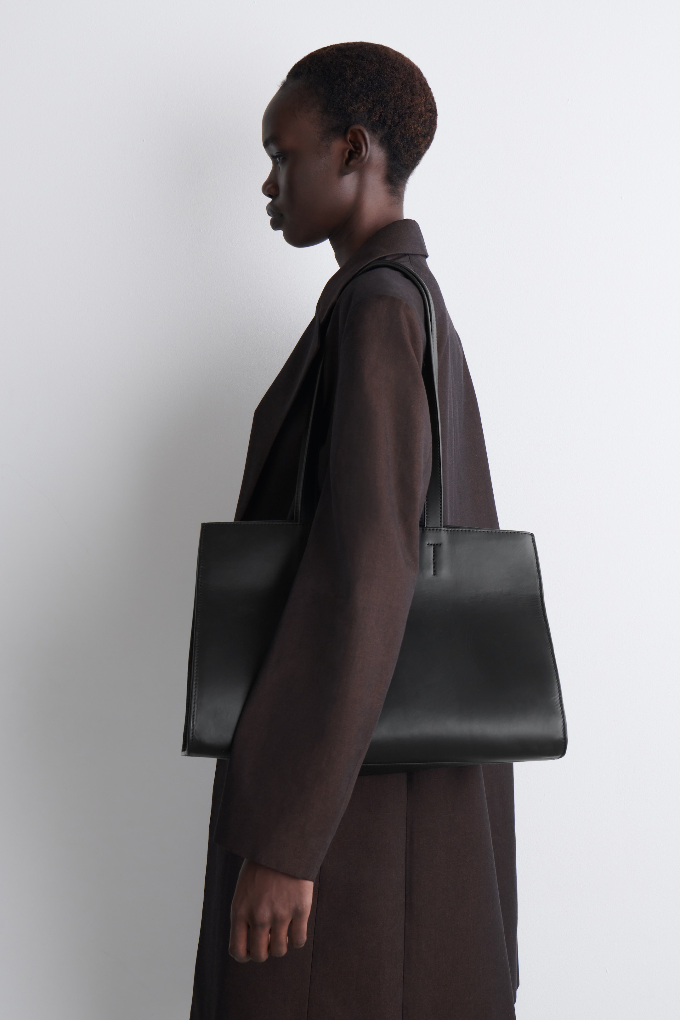Visualizza immagine più grande: BORSA TOTE GALLERY IN PELLE - NERO - DONNA | H&M IT 1