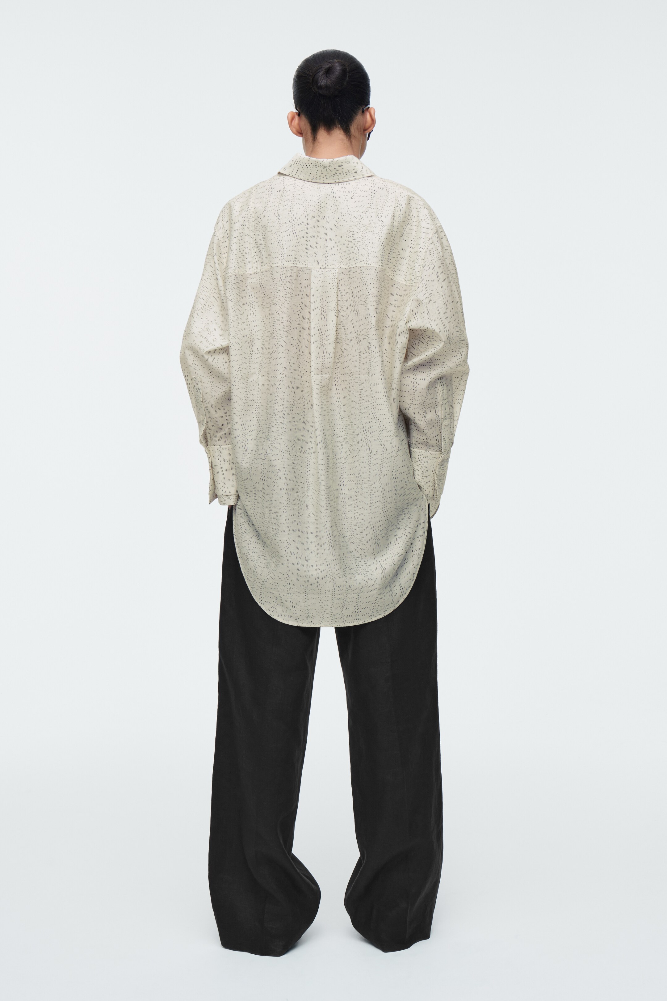 Ver imagem maior: CAMISA FLUIDA ESTAMPADA - CHAMPANHE / ESTAMPADO - SENHORA | H&M PT 4