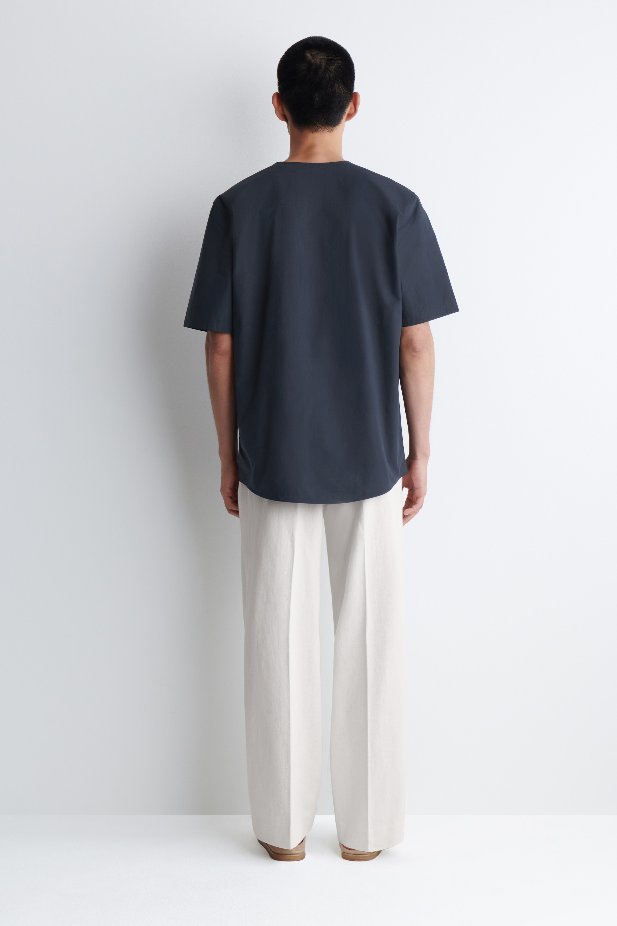 Größeres Bild ansehen: KRAGENLOSES HEMD AUS PIMA-BAUMWOLLE - NAVYBLAU - Men | H&M DE 5