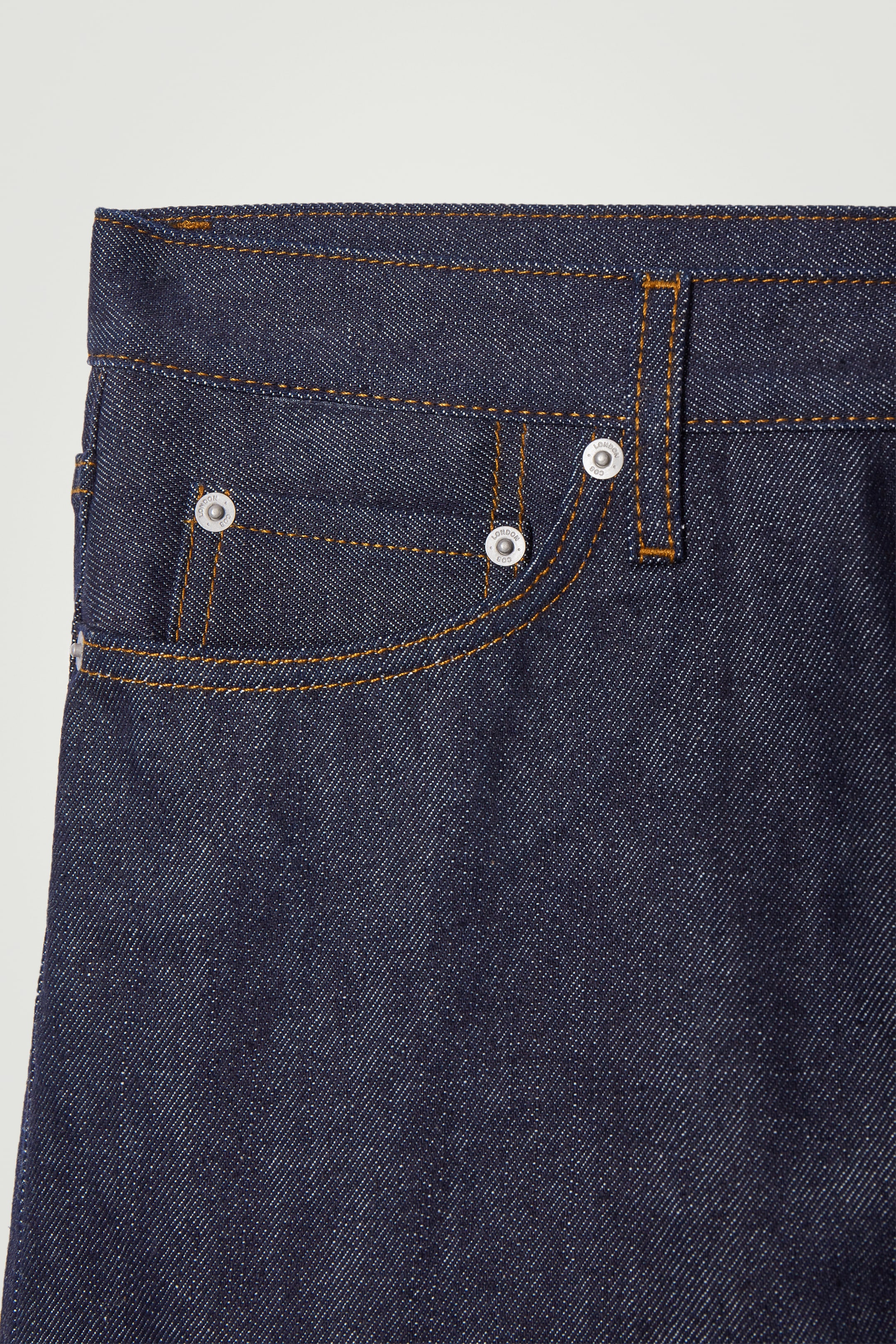 Grösseres Bild ansehen: SCHMAL ZULAUFENDE PILLAR JEANS AUS RAW DENIM - INDIGOBLAU - HERREN | H&M CH 8