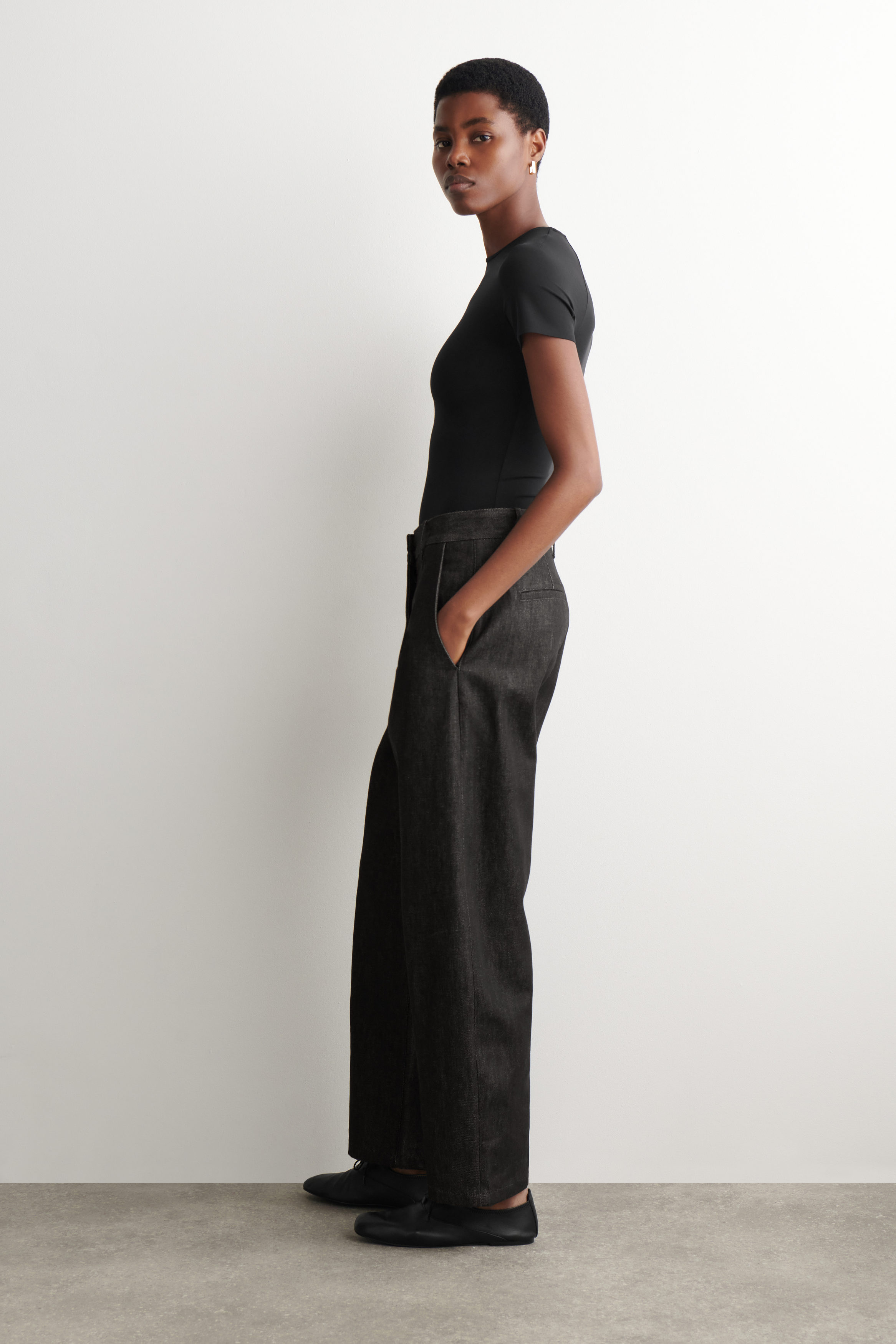 COS Relaxed Wide Jeans 未使用 48size COS Relaxed Wide Jeans 未使用 